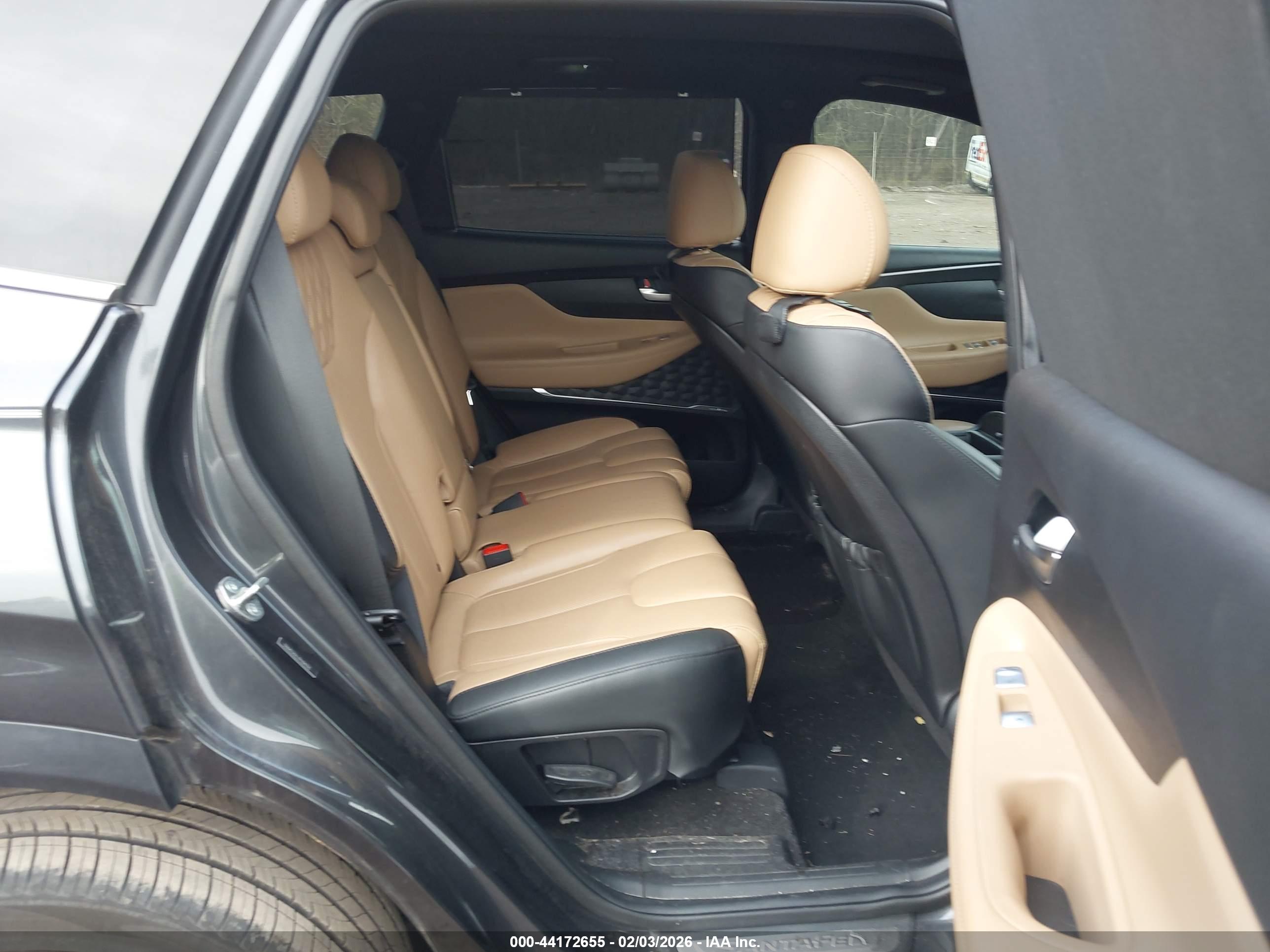 HYUNDAI SANTA image 8