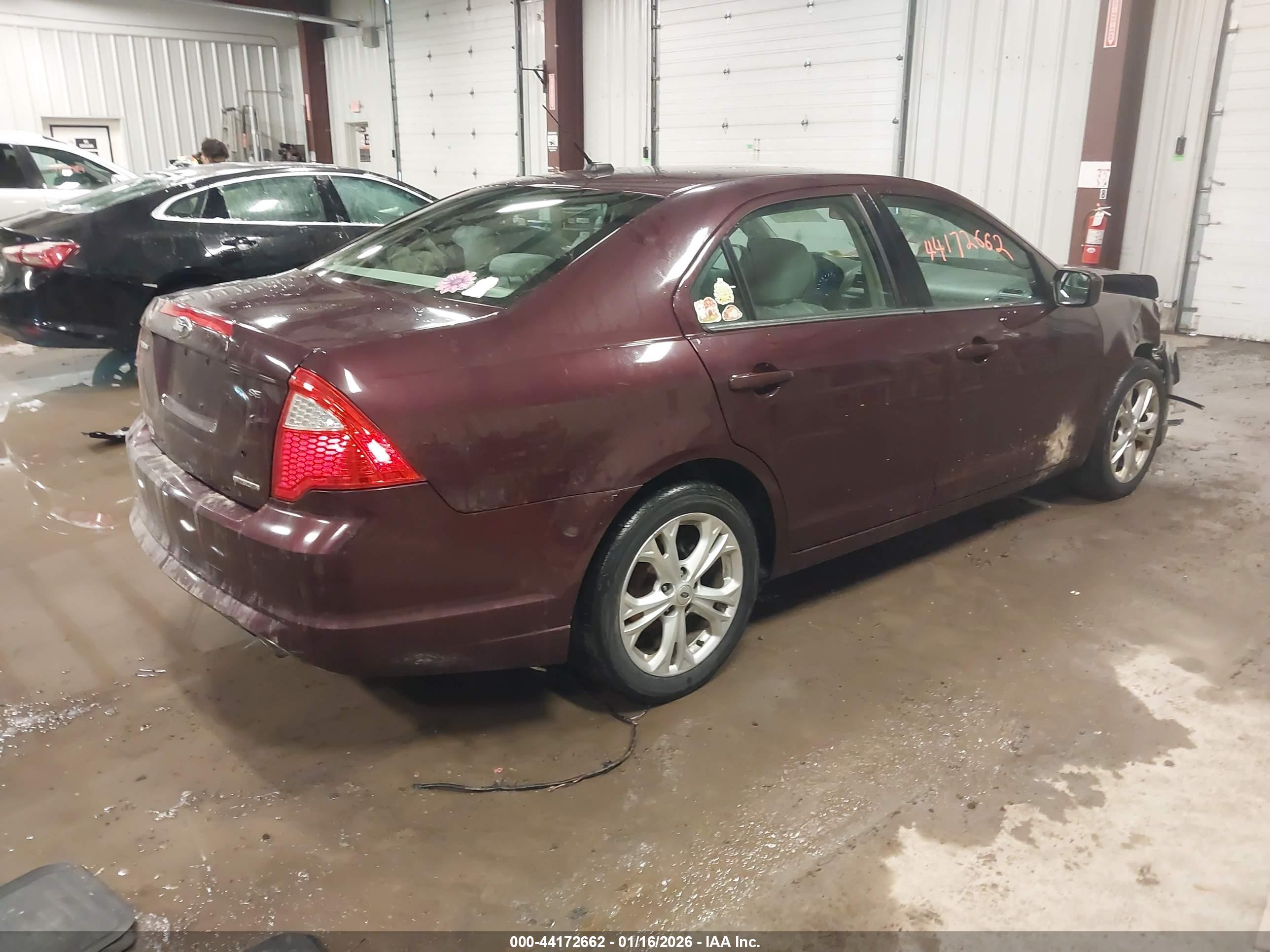 FORD FUSION image 4