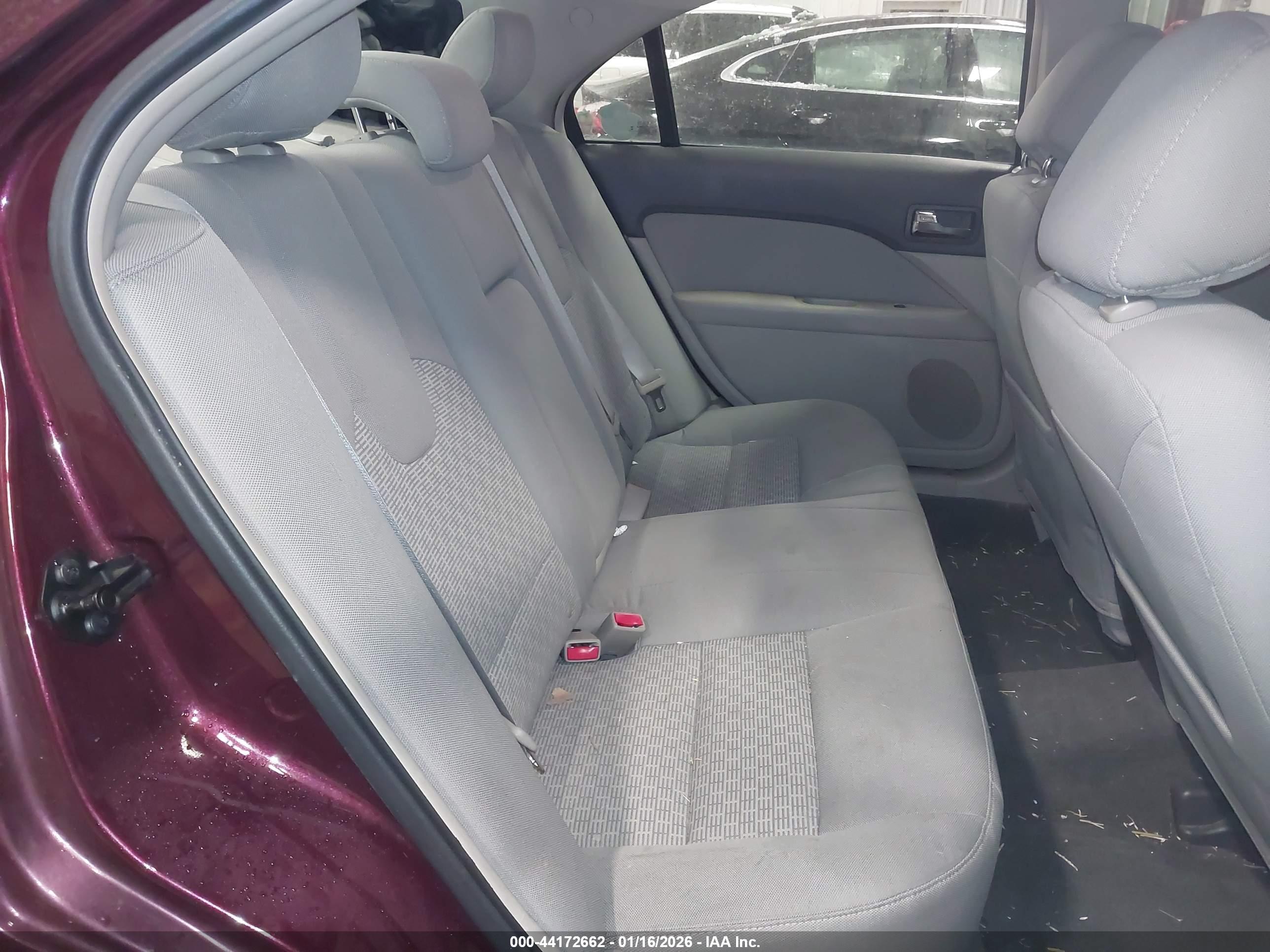 FORD FUSION image 8