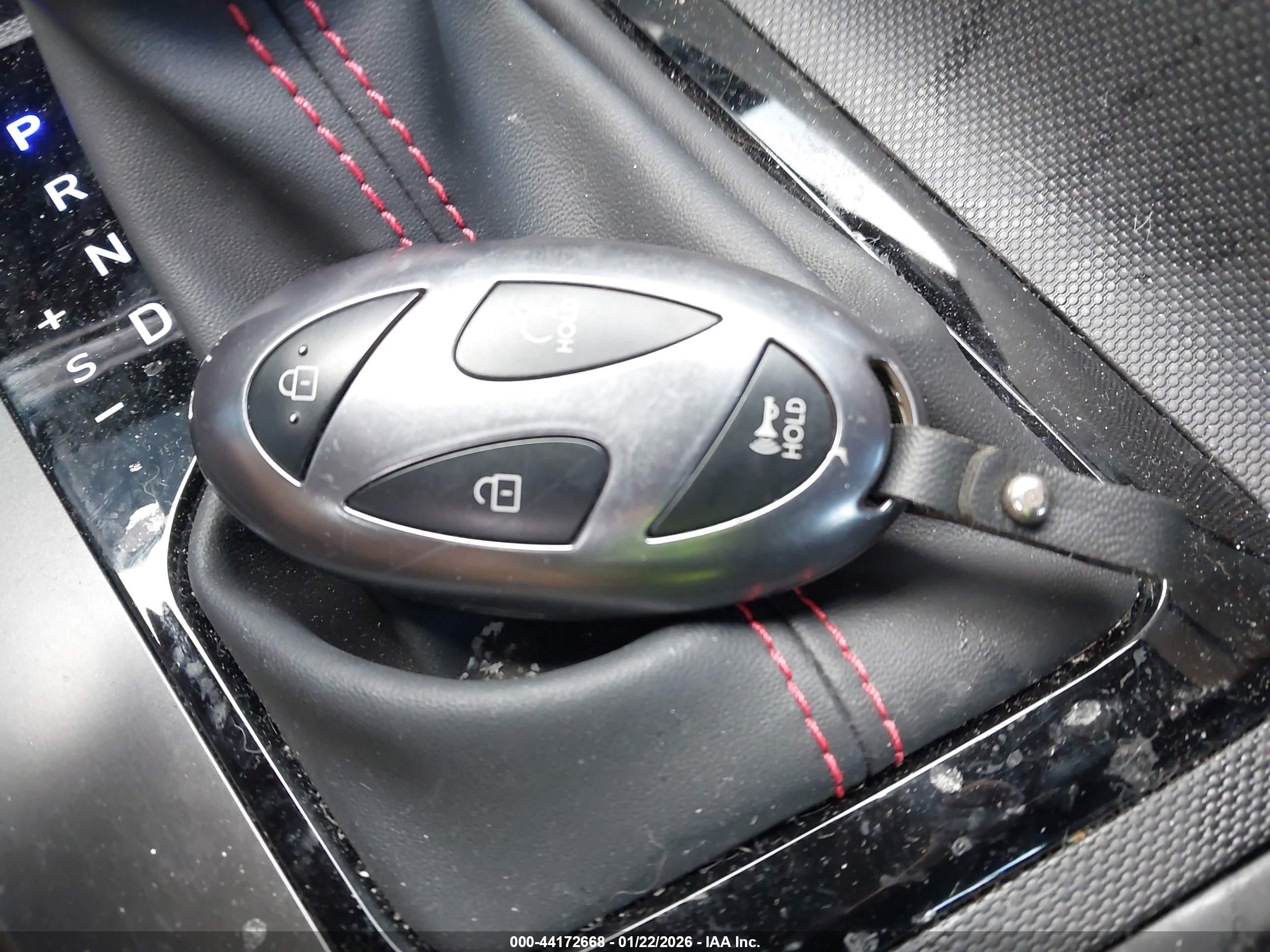 HYUNDAI ELANTRA image 11