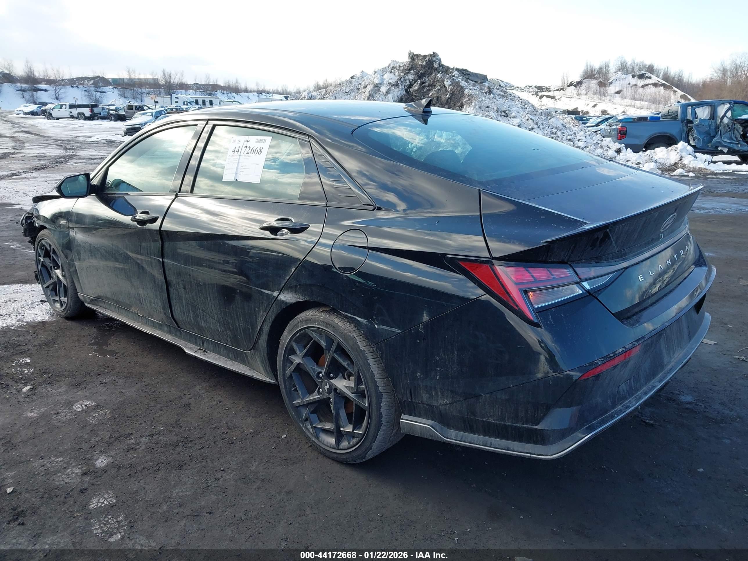 HYUNDAI ELANTRA image 3