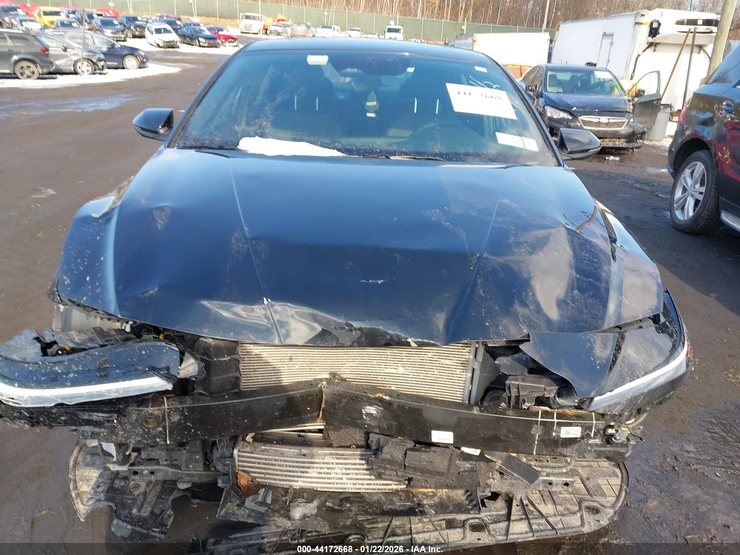 HYUNDAI ELANTRA image 6