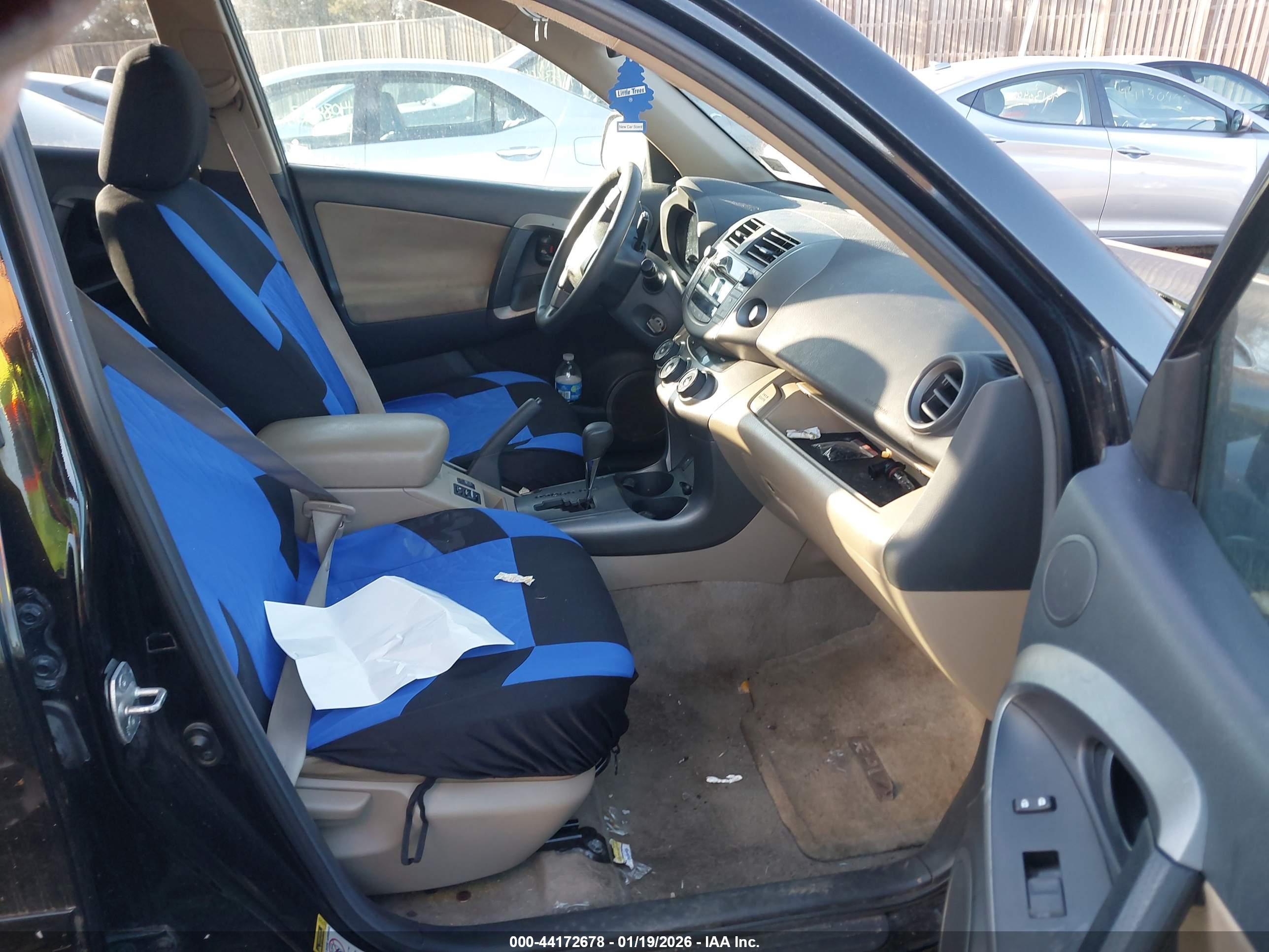 TOYOTA RAV4 image 5