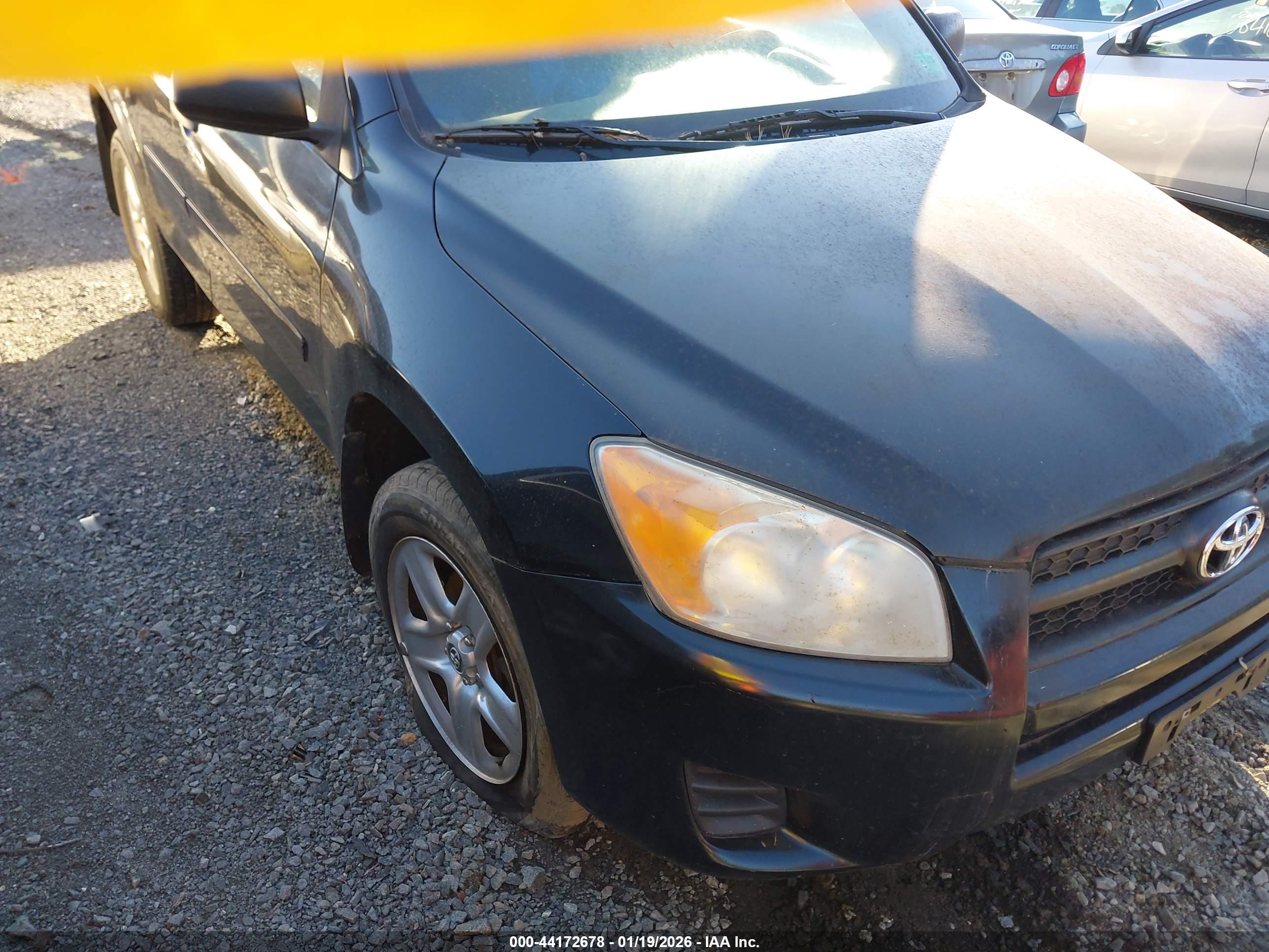 TOYOTA RAV4 image 6