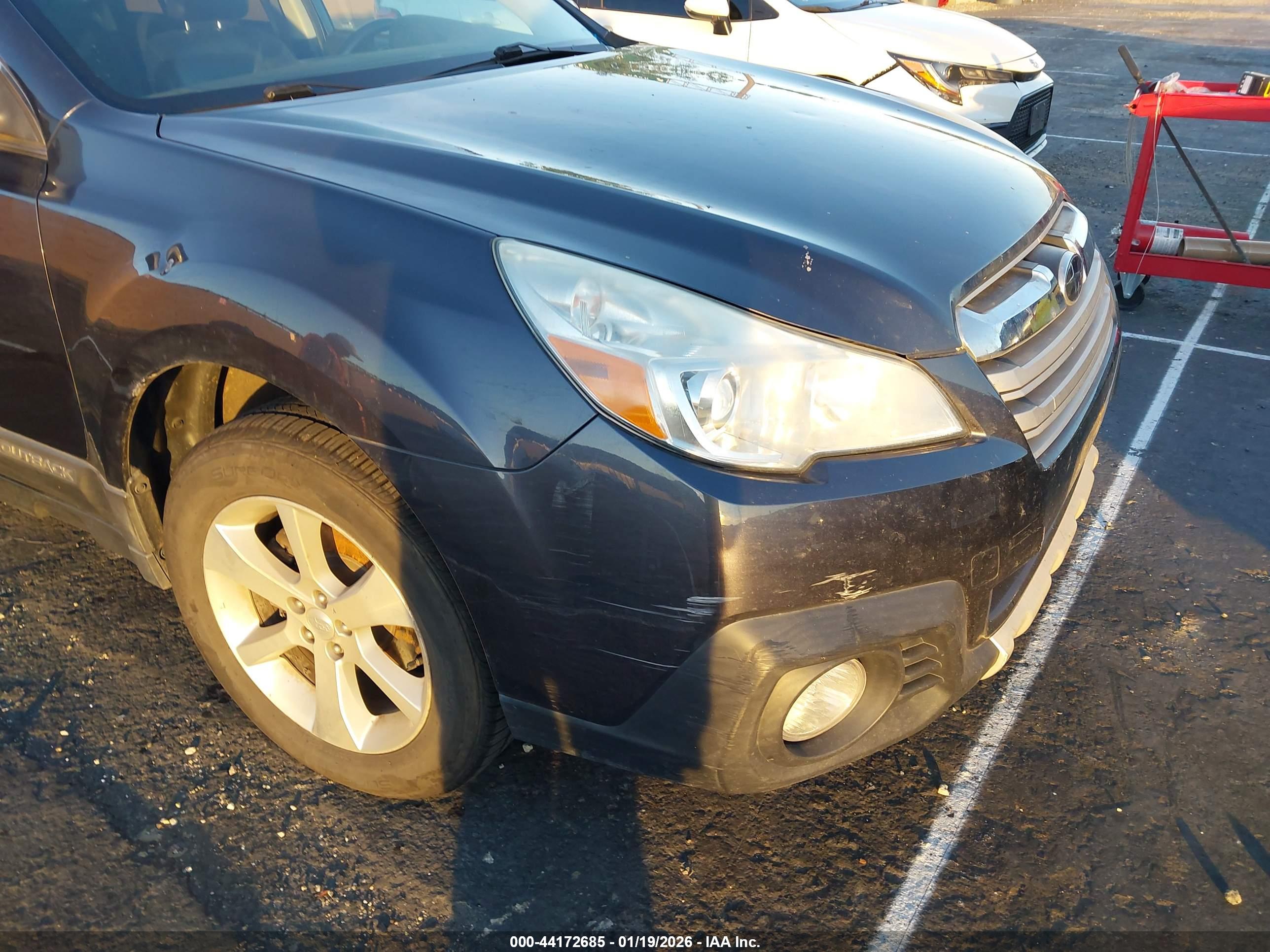 SUBARU OUTBACK image 6