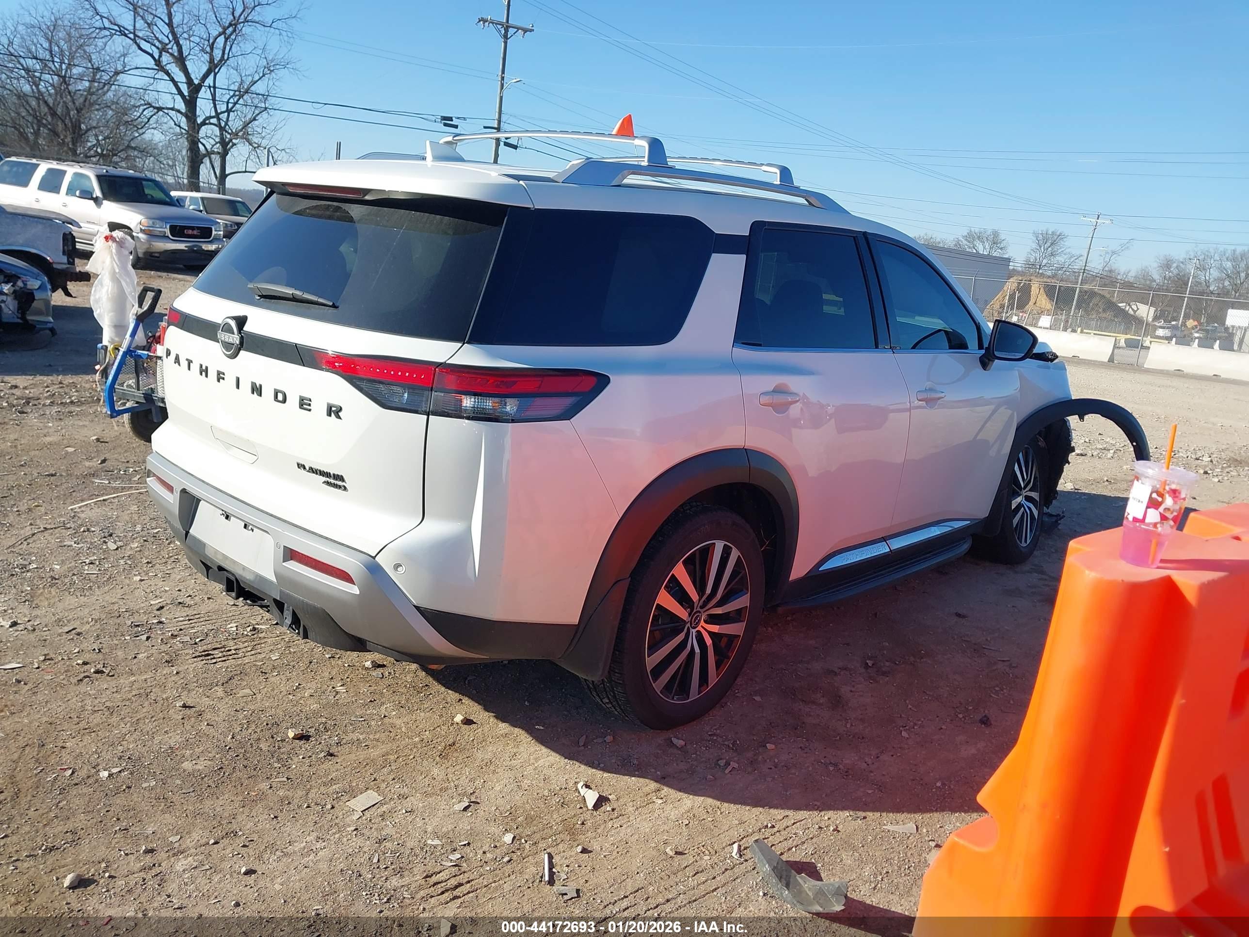 NISSAN PATHFINDER image 4