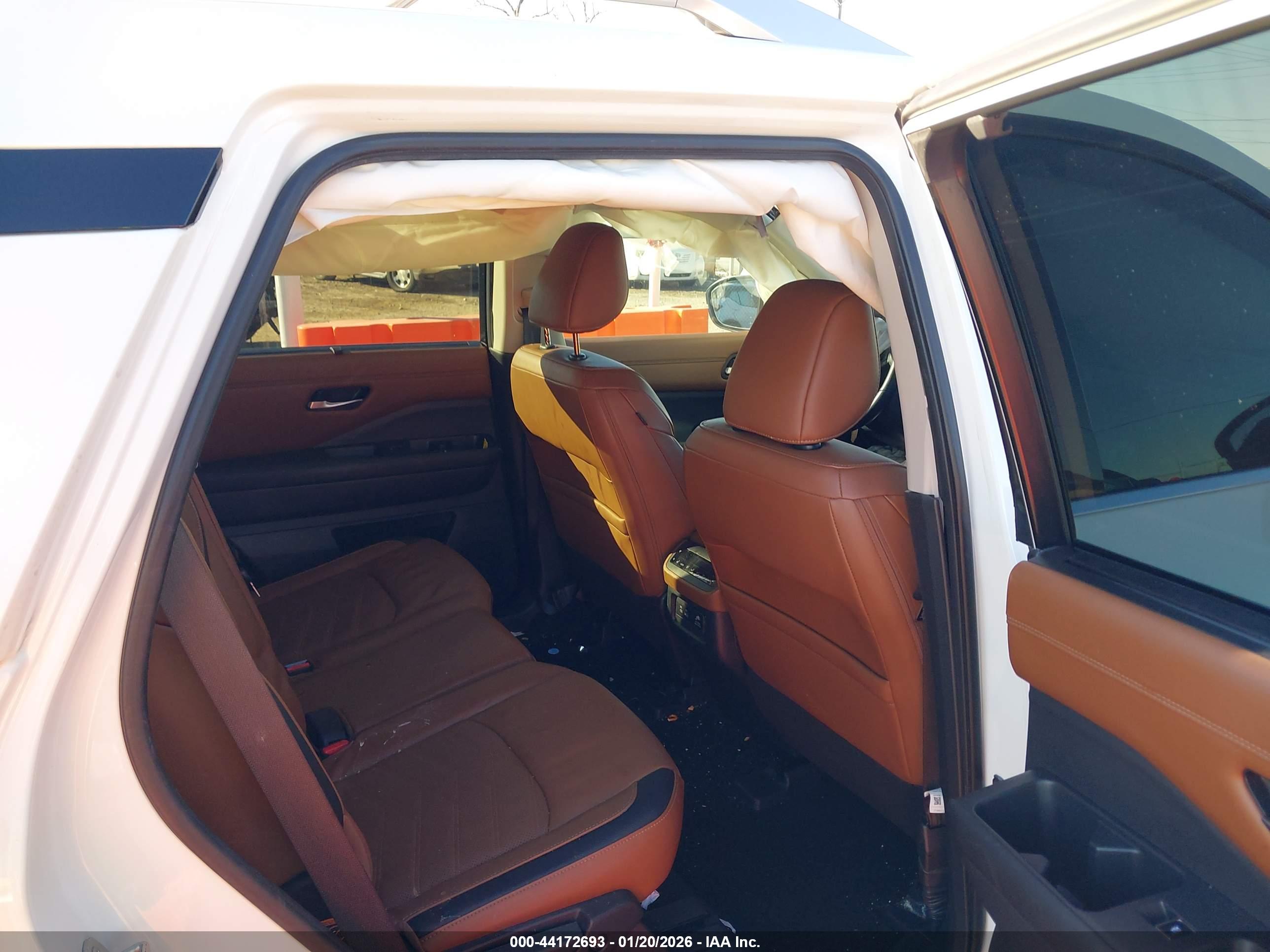 NISSAN PATHFINDER image 8