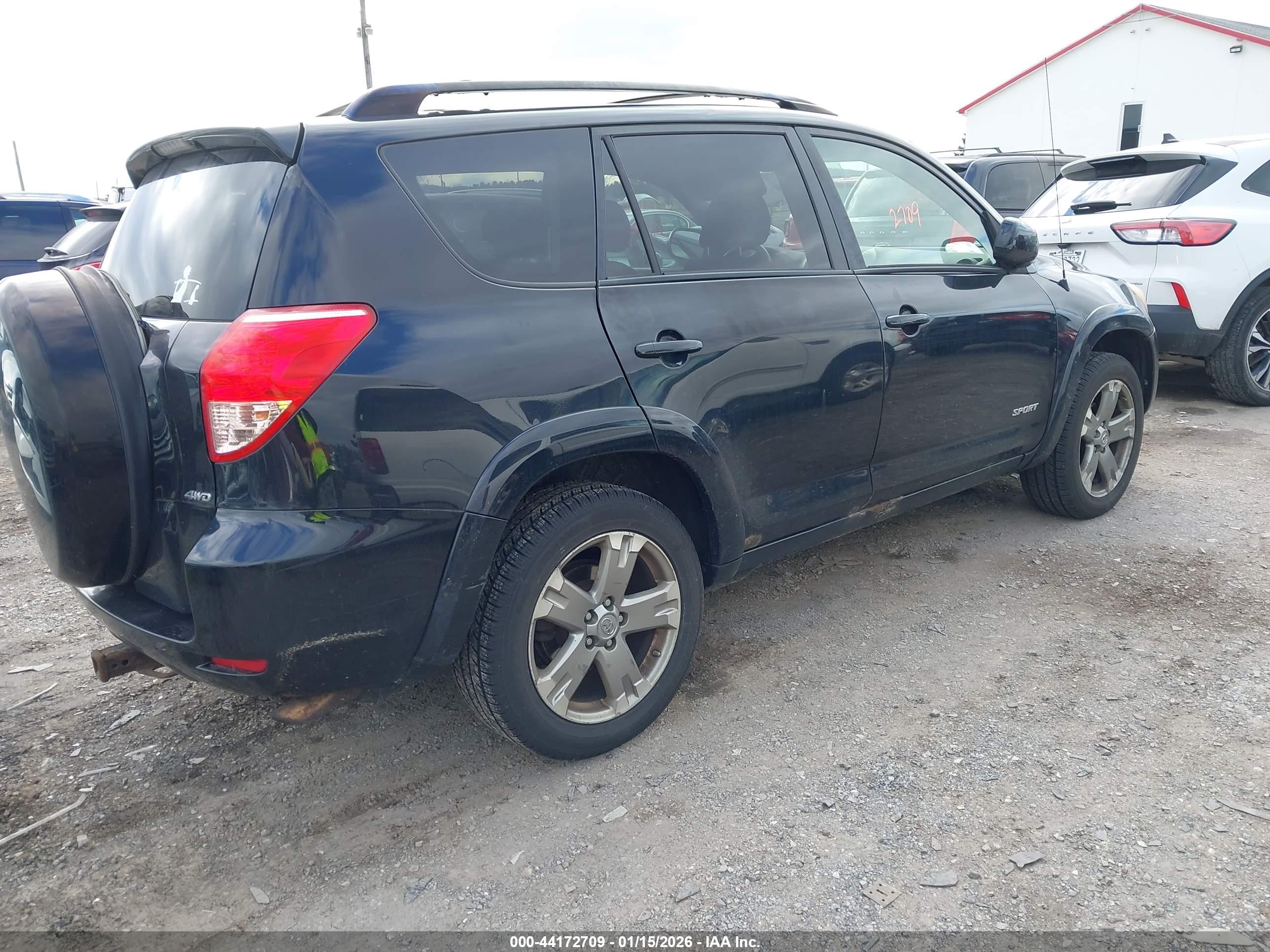 TOYOTA RAV4 image 4