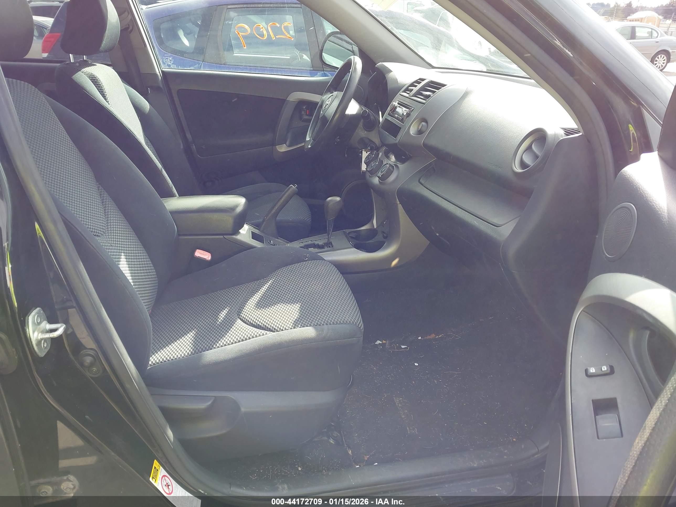 TOYOTA RAV4 image 5