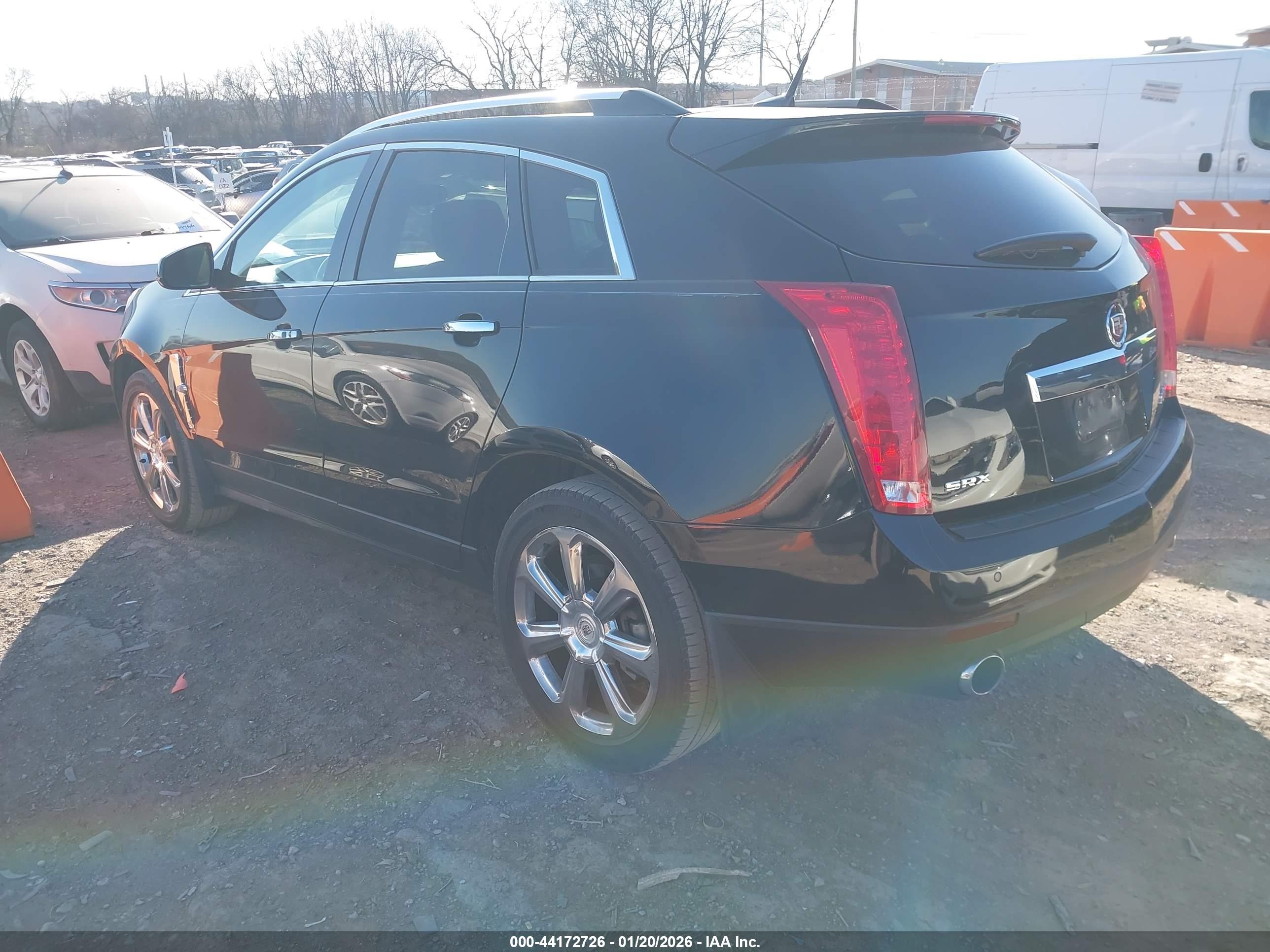 CADILLAC SRX image 3