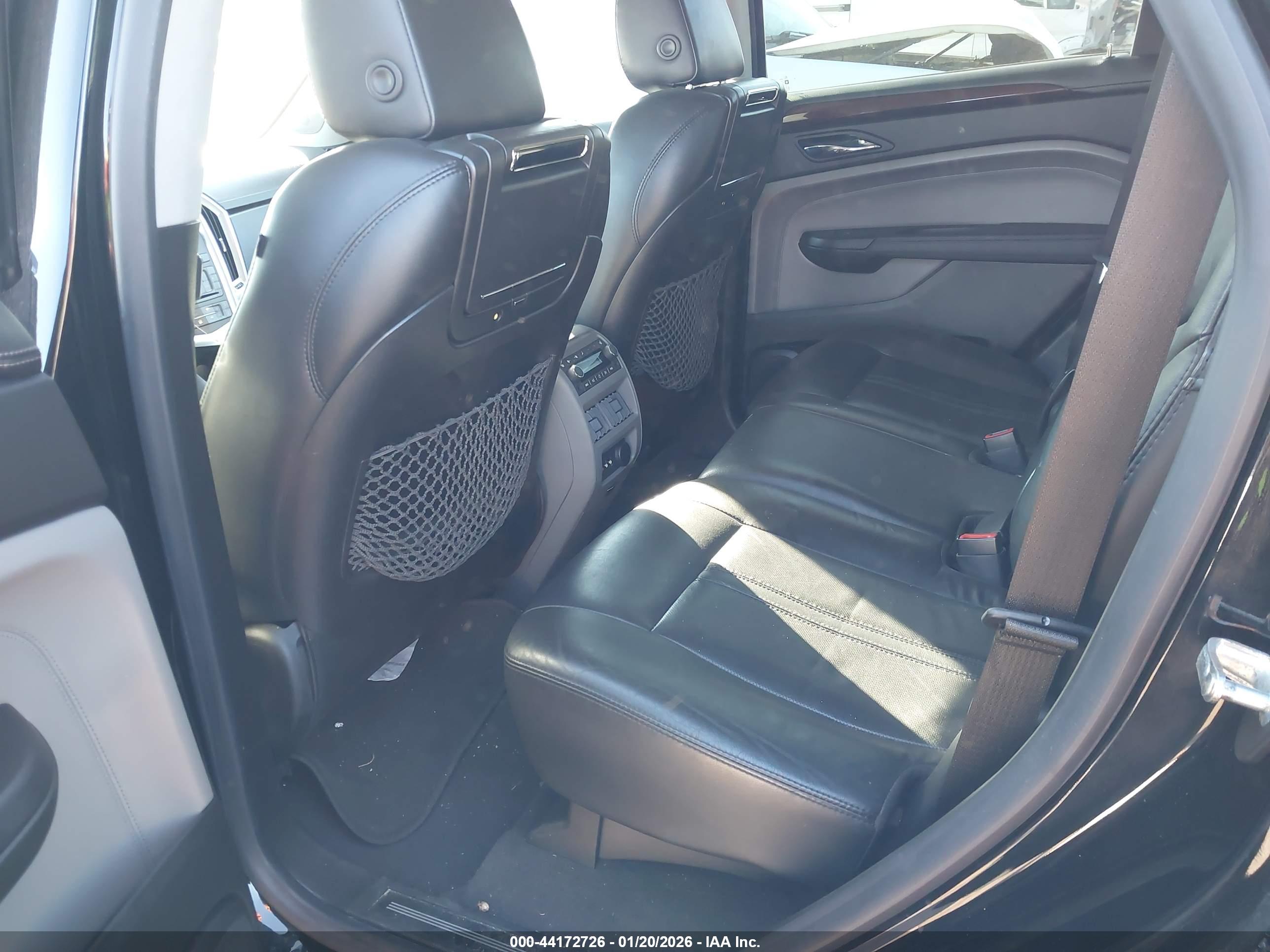 CADILLAC SRX image 8