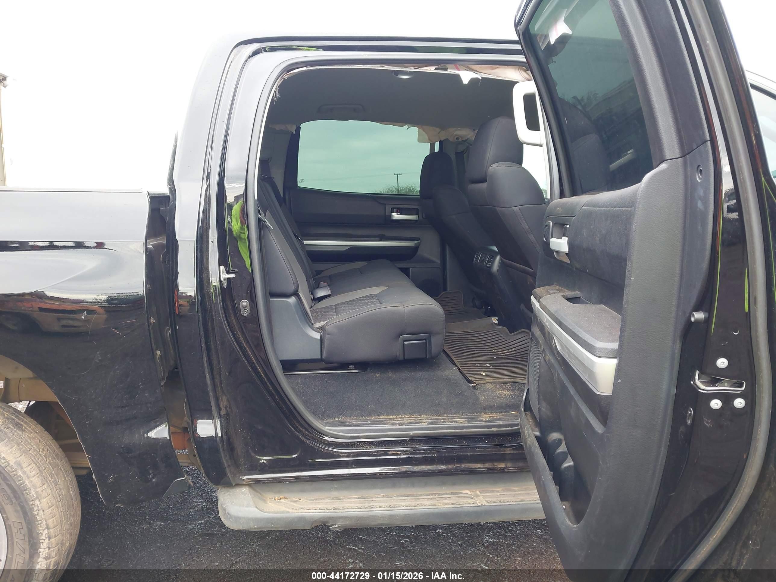 TOYOTA TUNDRA image 8