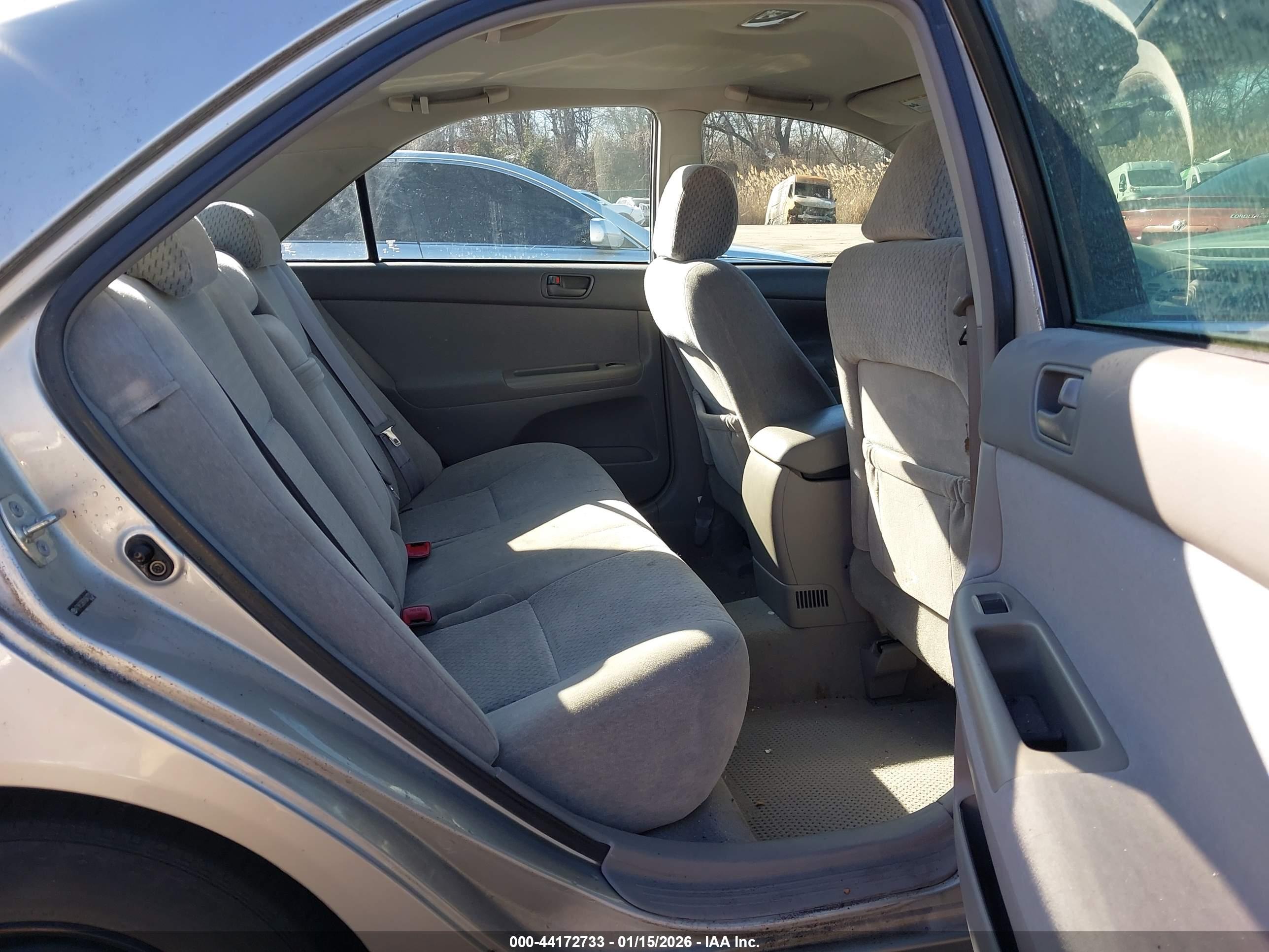 TOYOTA CAMRY image 8