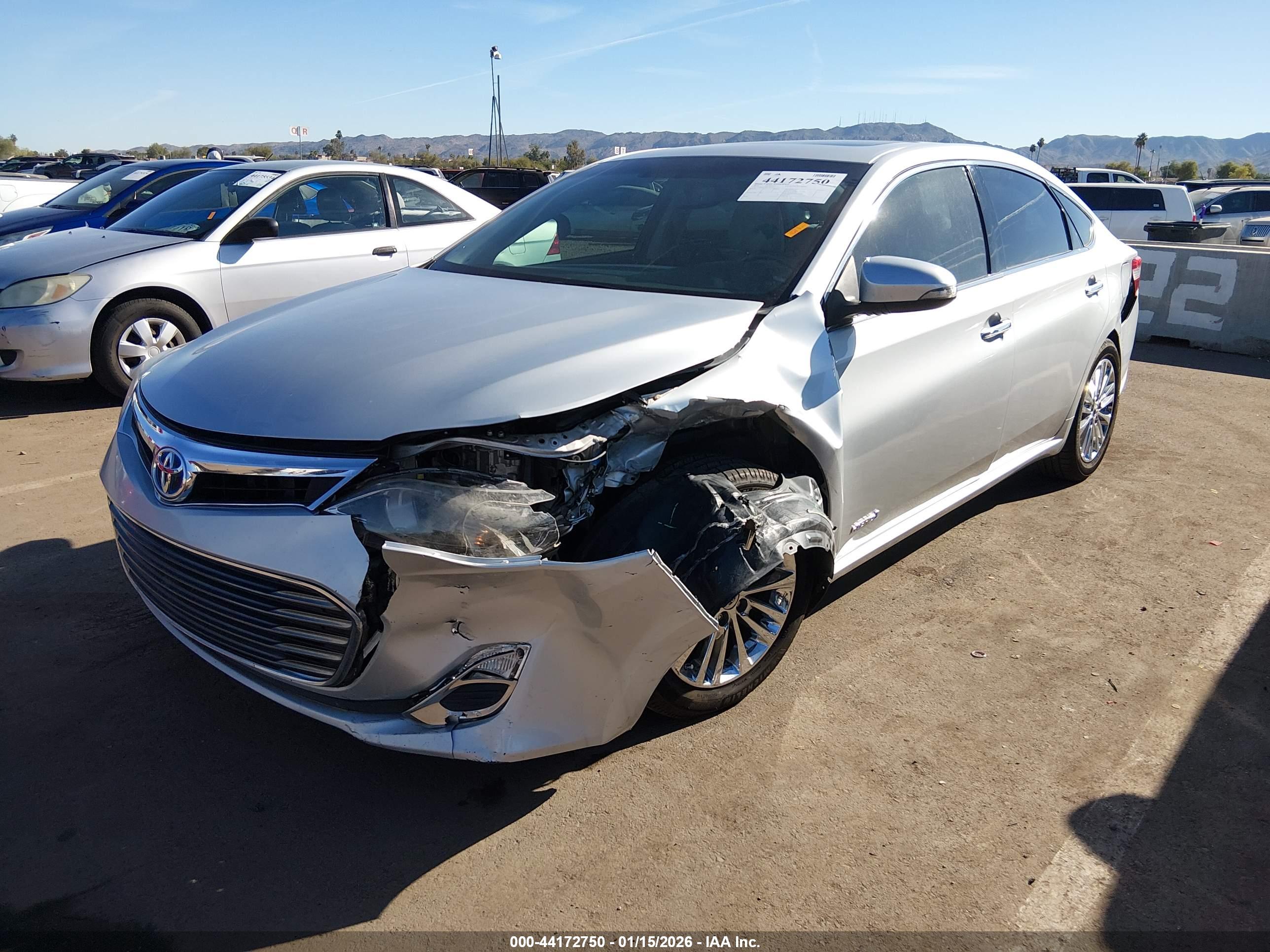 TOYOTA AVALON image 2