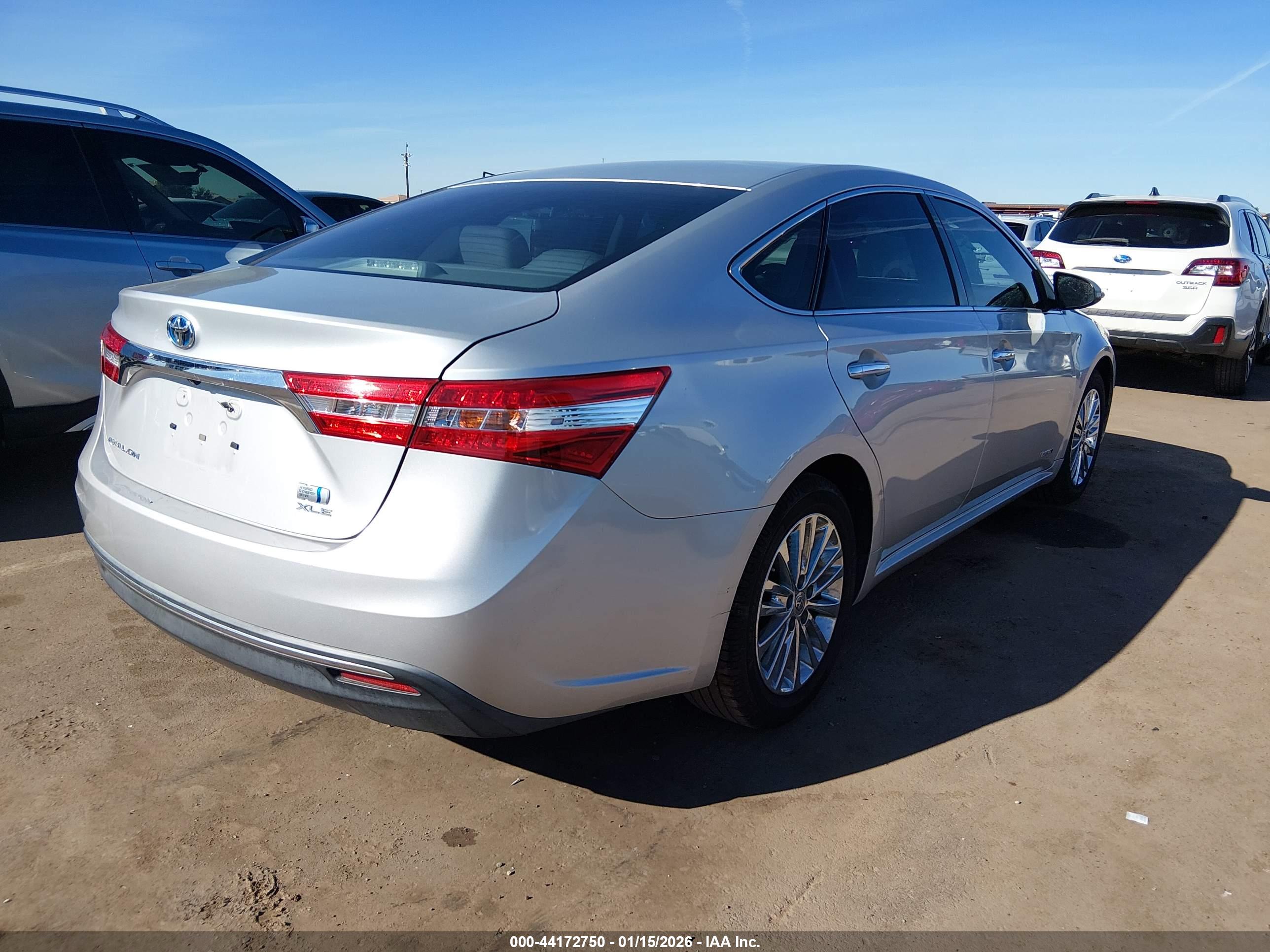 TOYOTA AVALON image 4