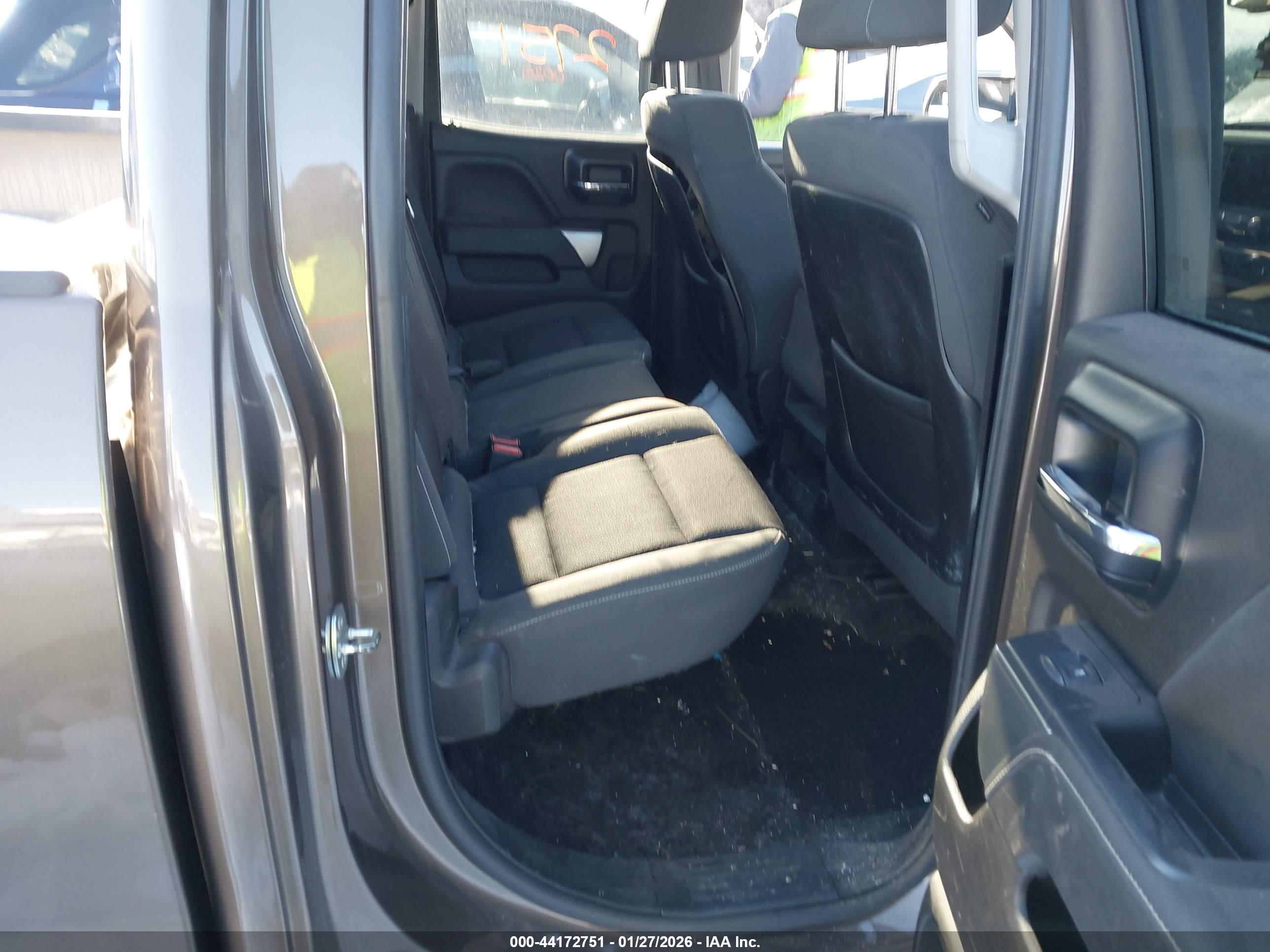 CHEVROLET SILVERADO image 8
