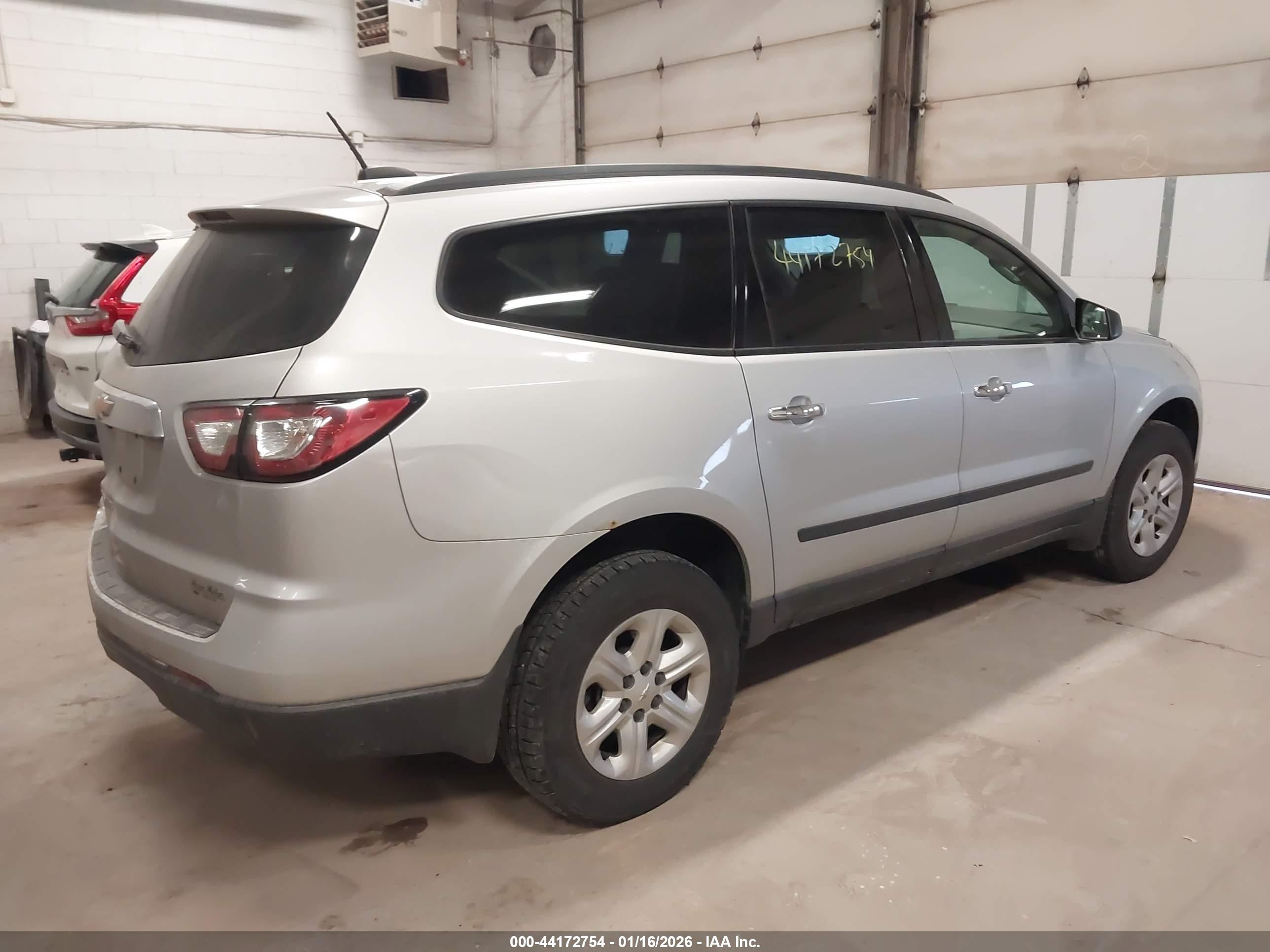 CHEVROLET TRAVERSE image 4