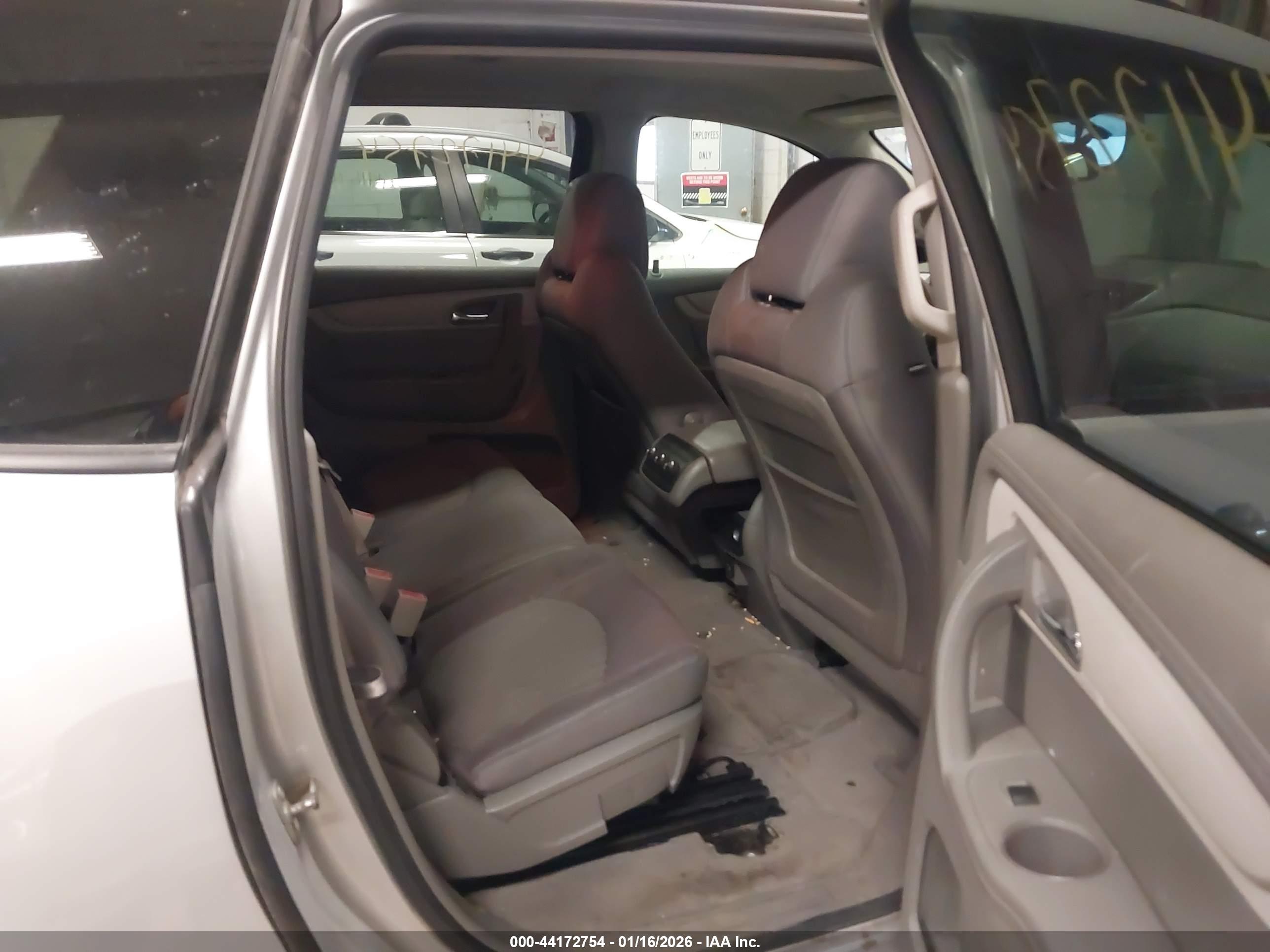 CHEVROLET TRAVERSE image 8