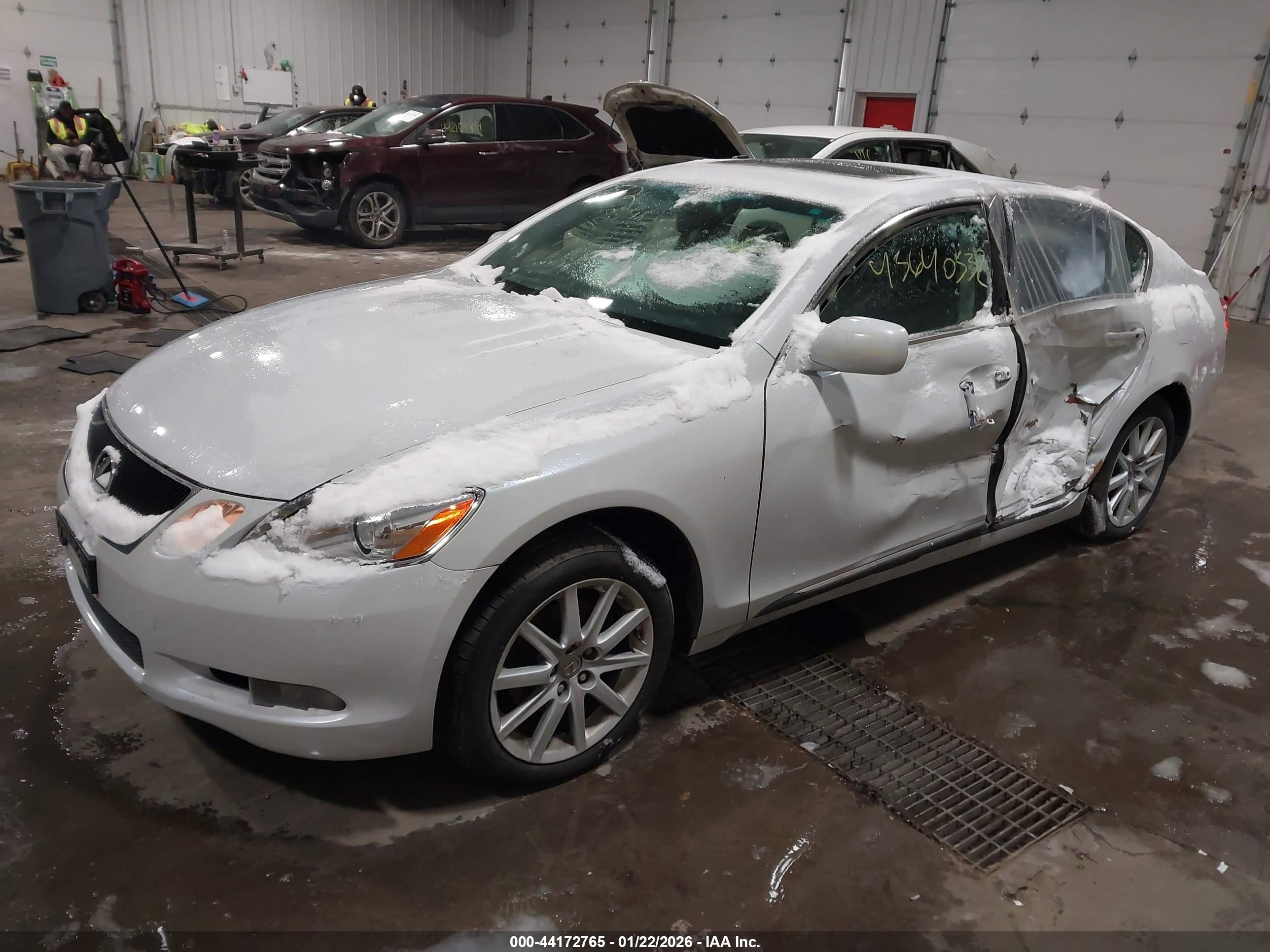LEXUS GS image 2