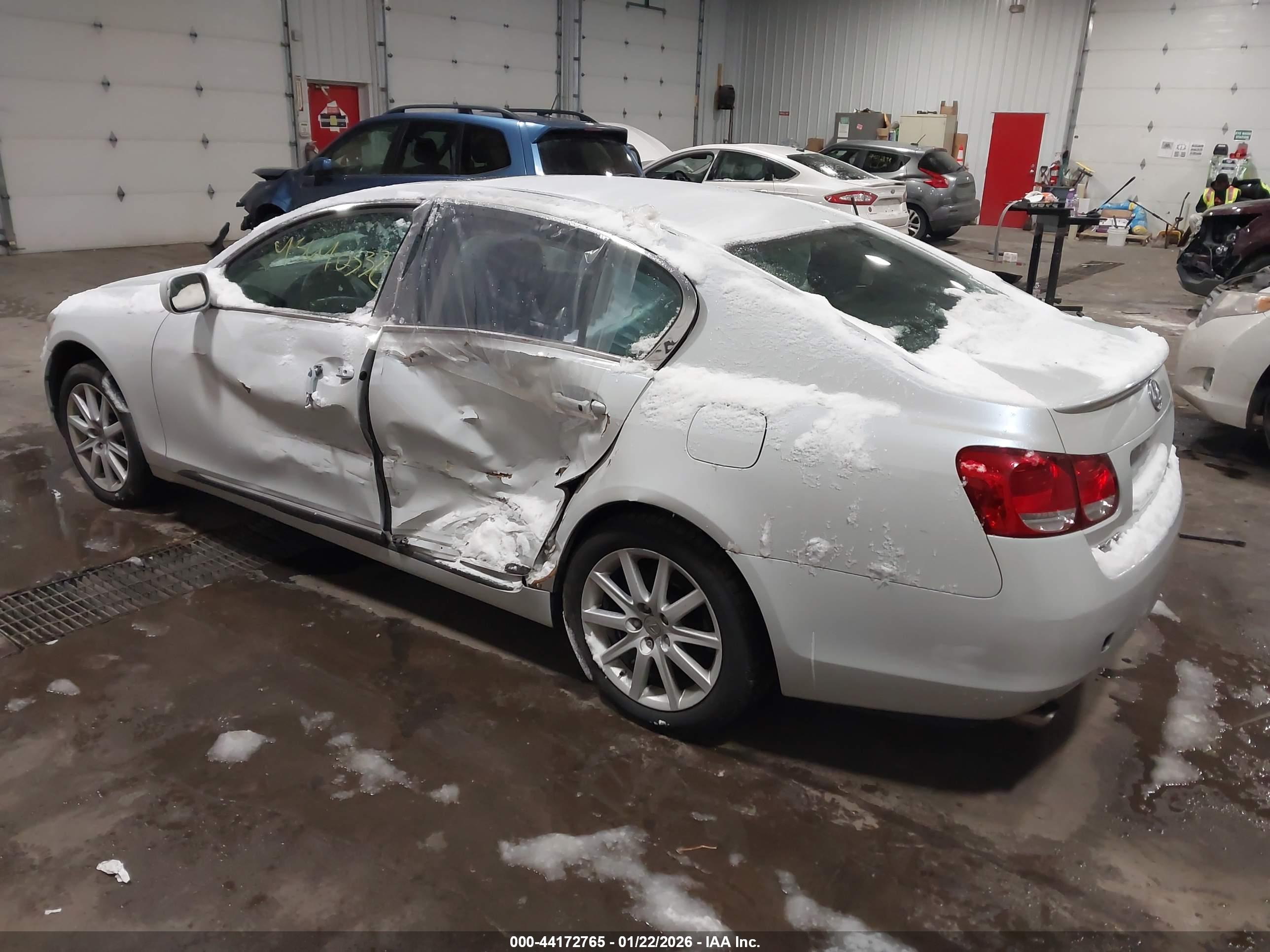 LEXUS GS image 3