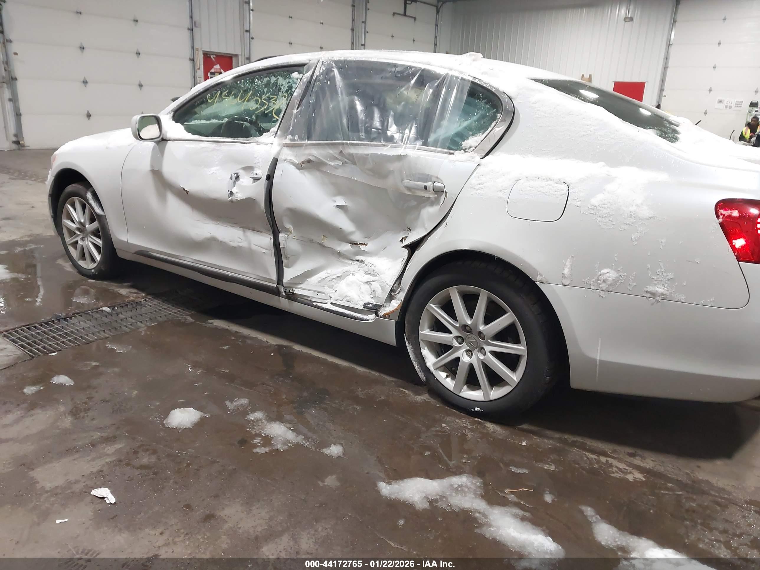 LEXUS GS image 6