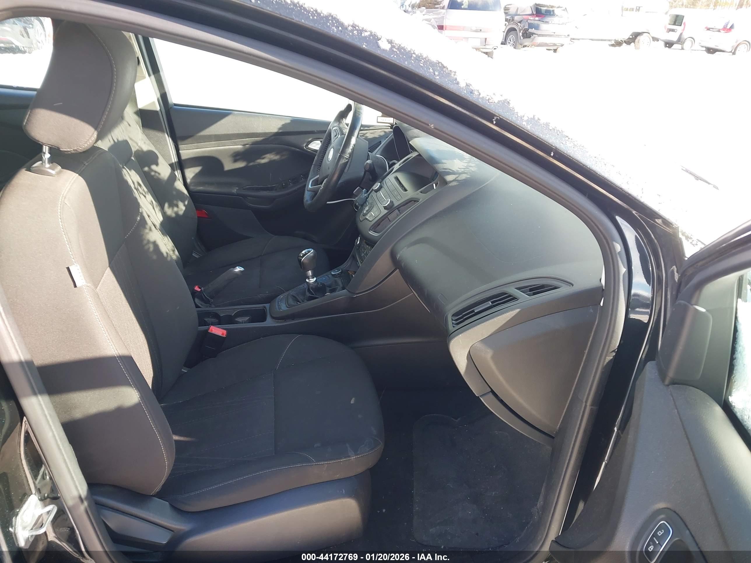 FORD FOCUS image 5