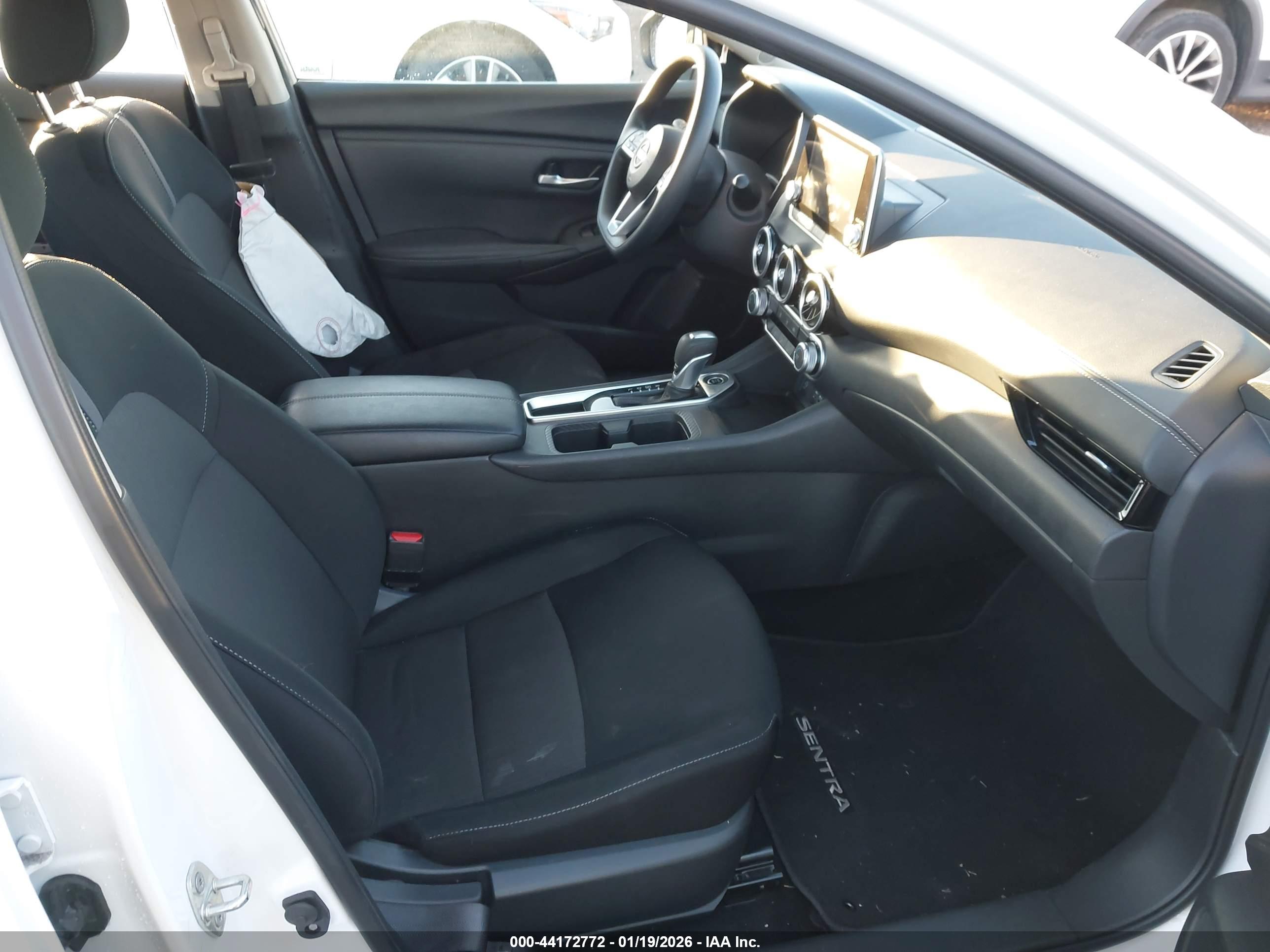 NISSAN SENTRA image 5