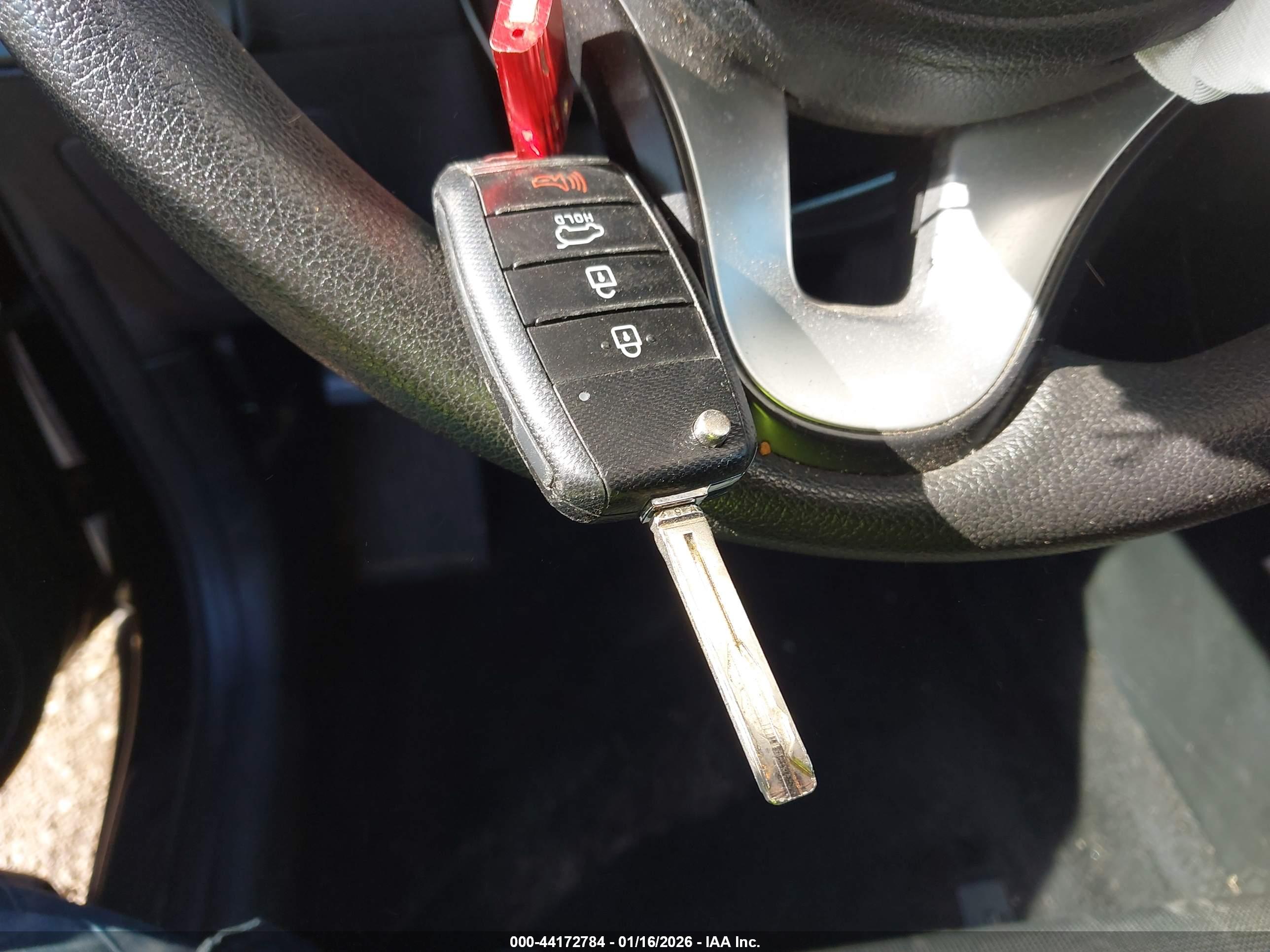 KIA SPORTAGE image 11
