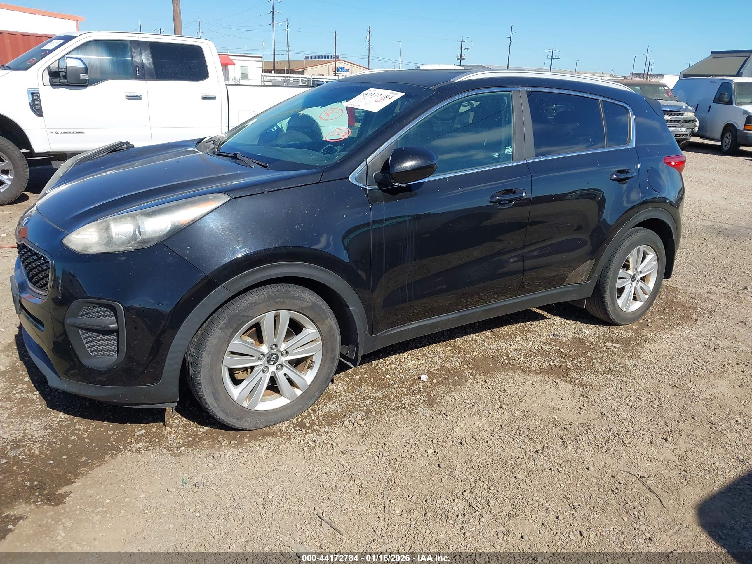 KIA SPORTAGE image 2