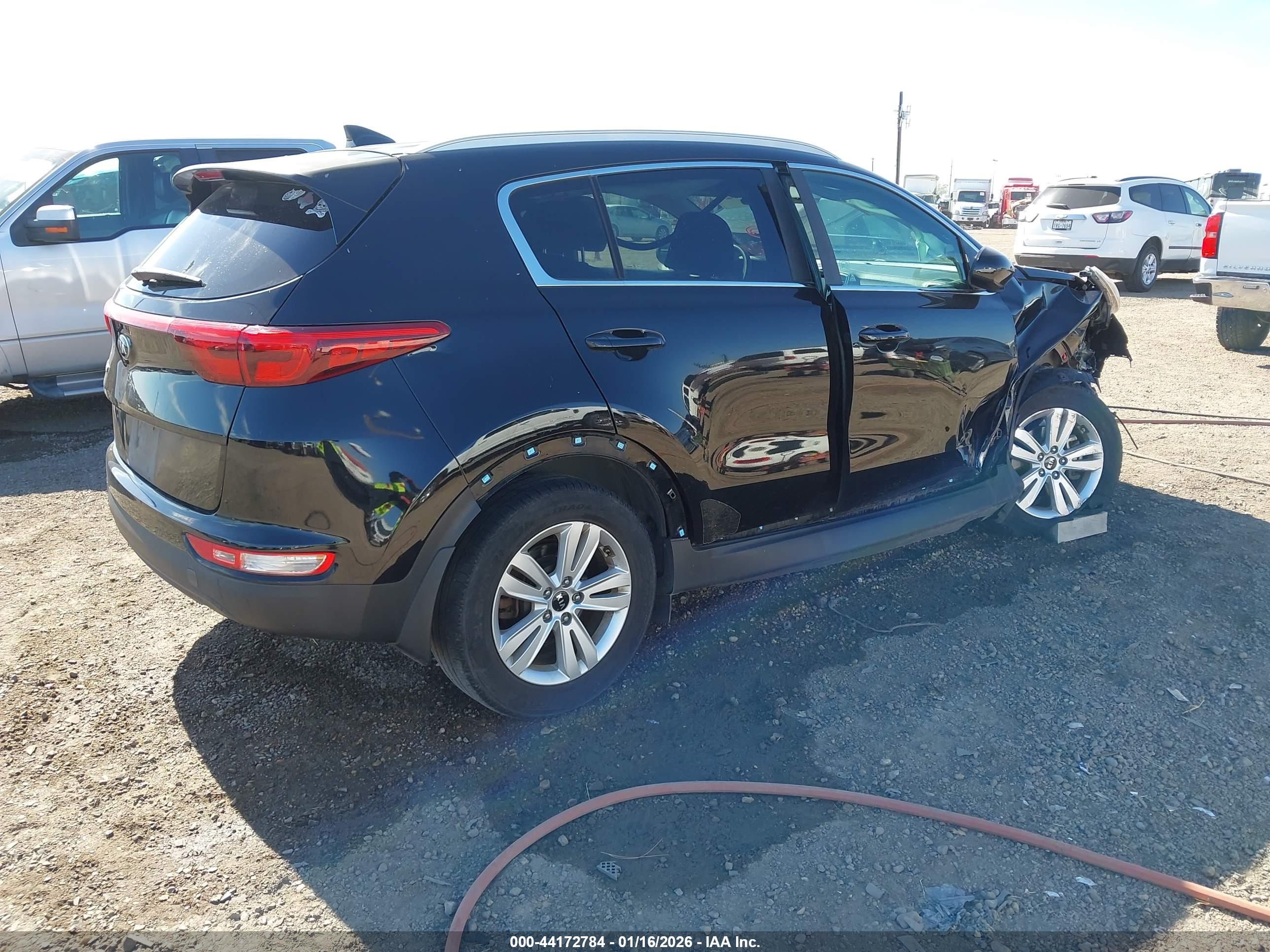 KIA SPORTAGE image 4