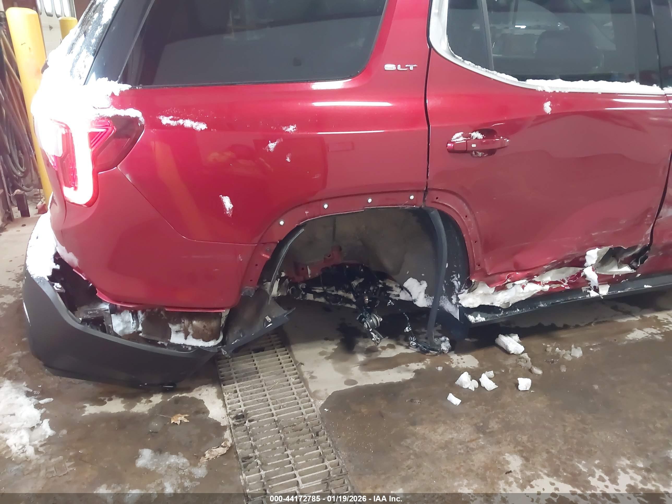 GMC ACADIA image 6