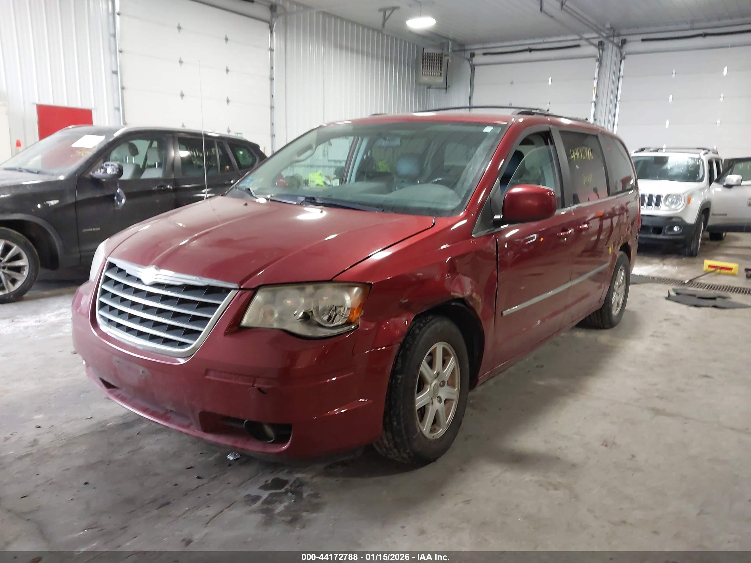 CHRYSLER TOWN image 2