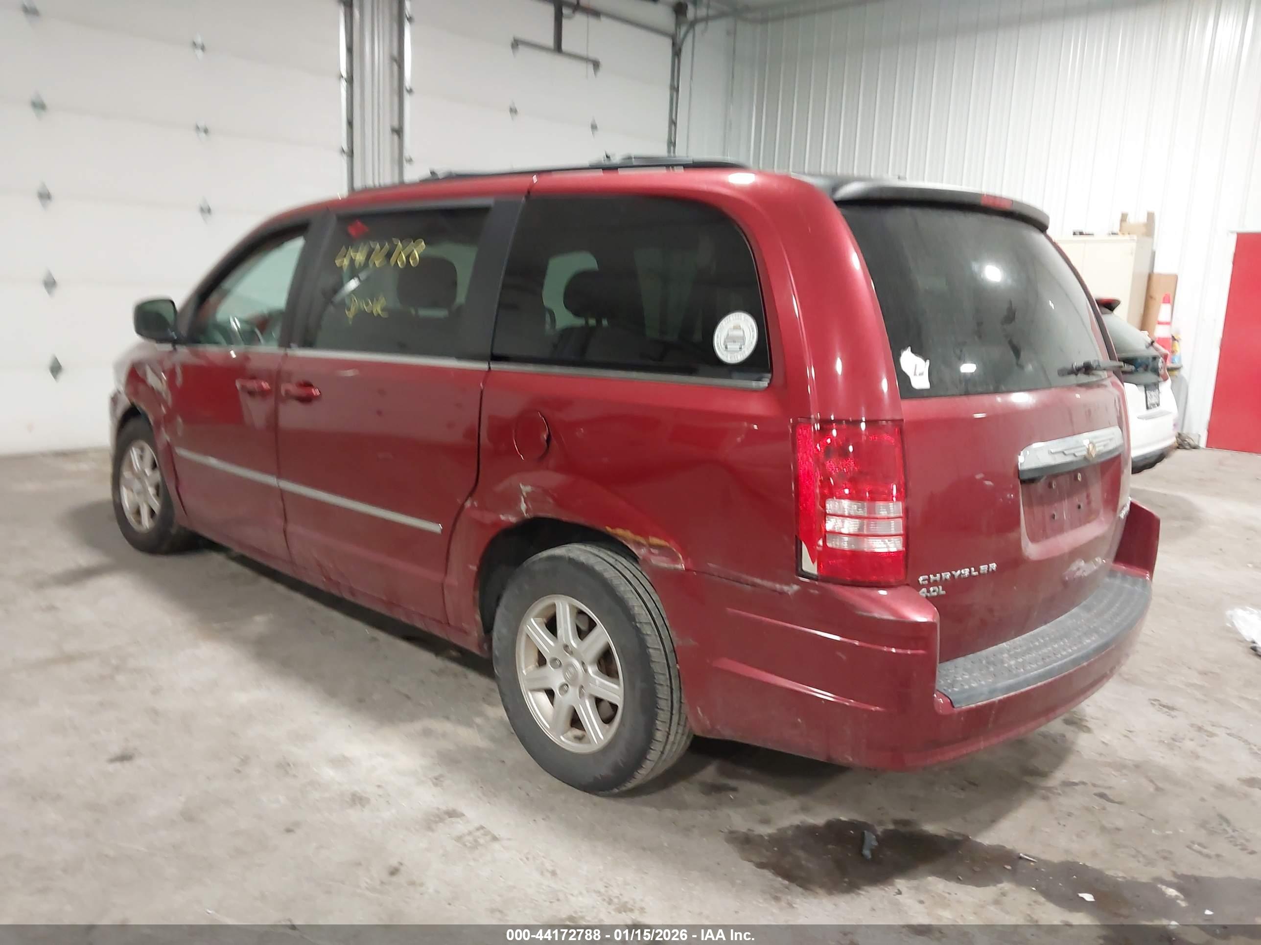 CHRYSLER TOWN image 3