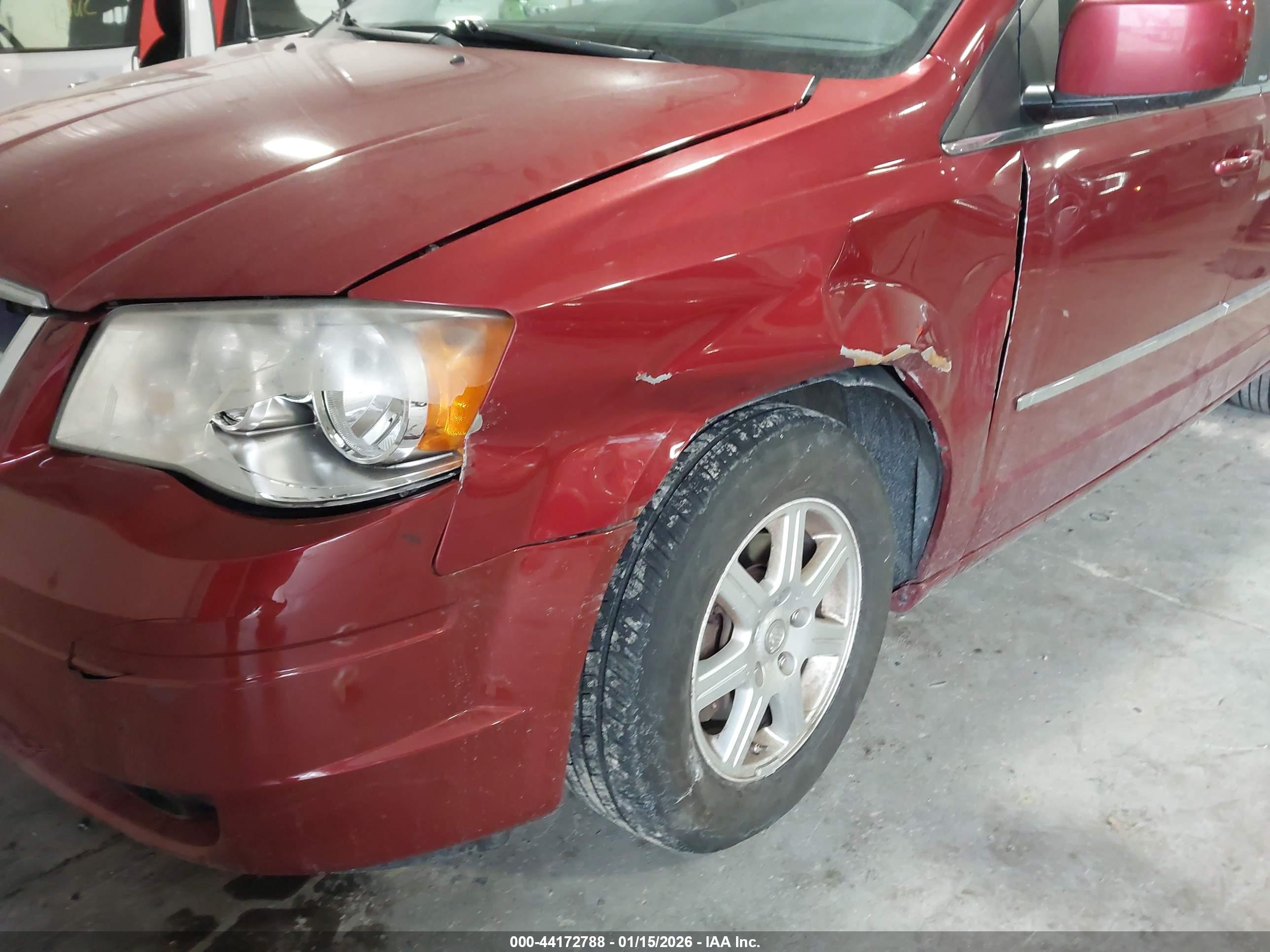 CHRYSLER TOWN image 6