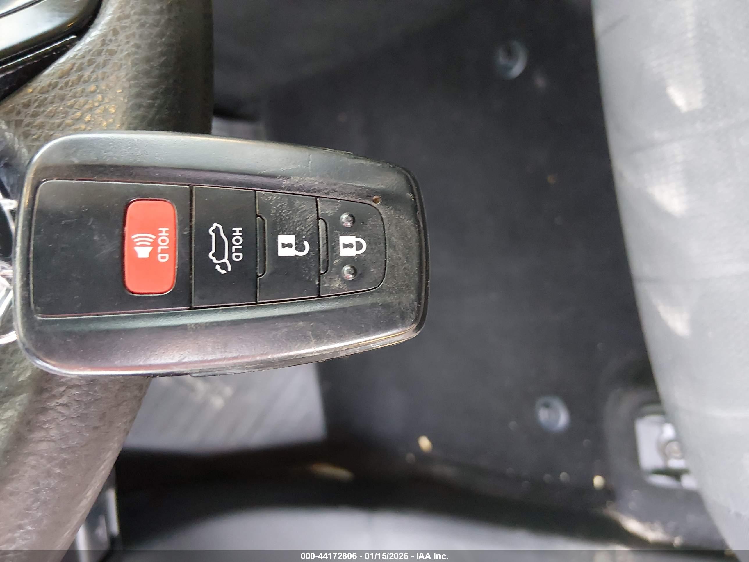 TOYOTA RAV4 image 11