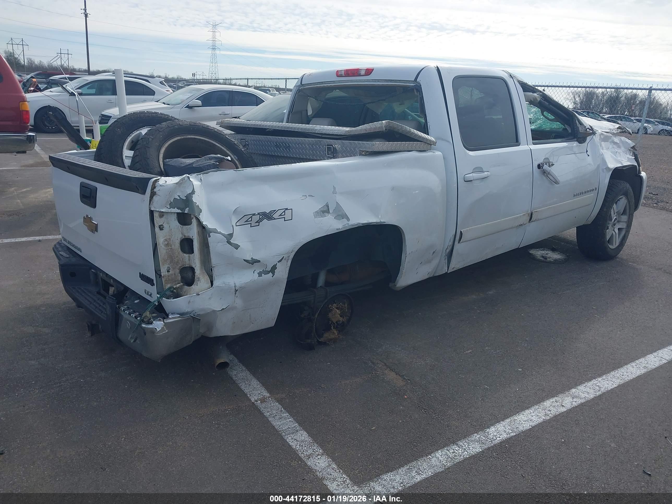 CHEVROLET SILVERADO image 4