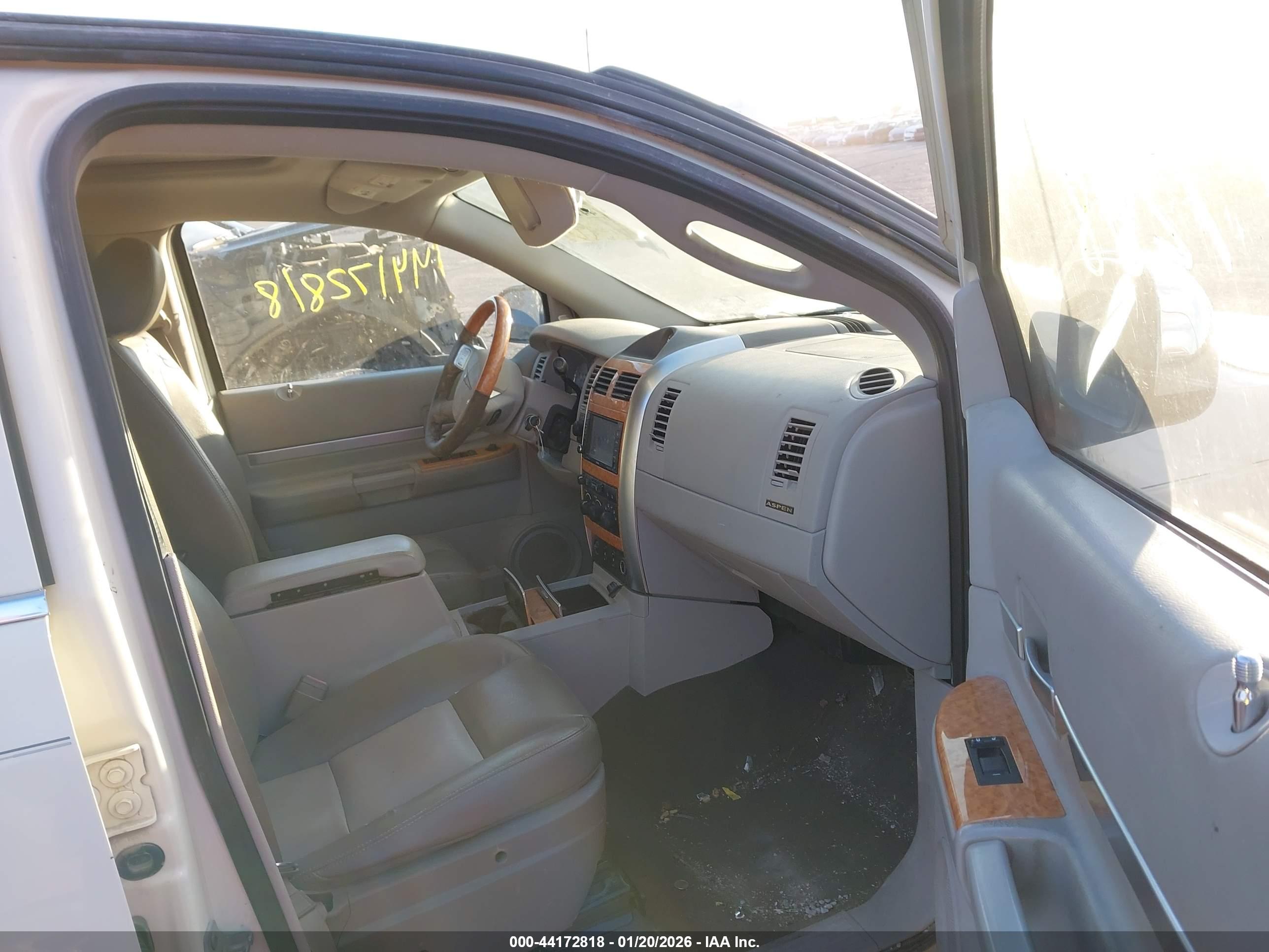CHRYSLER ASPEN image 5