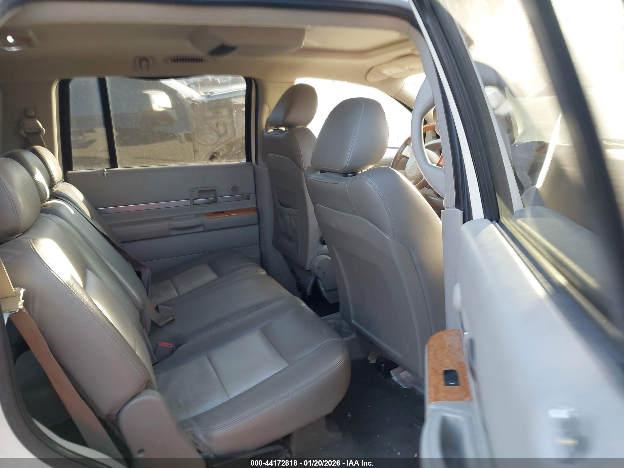 CHRYSLER ASPEN image 8