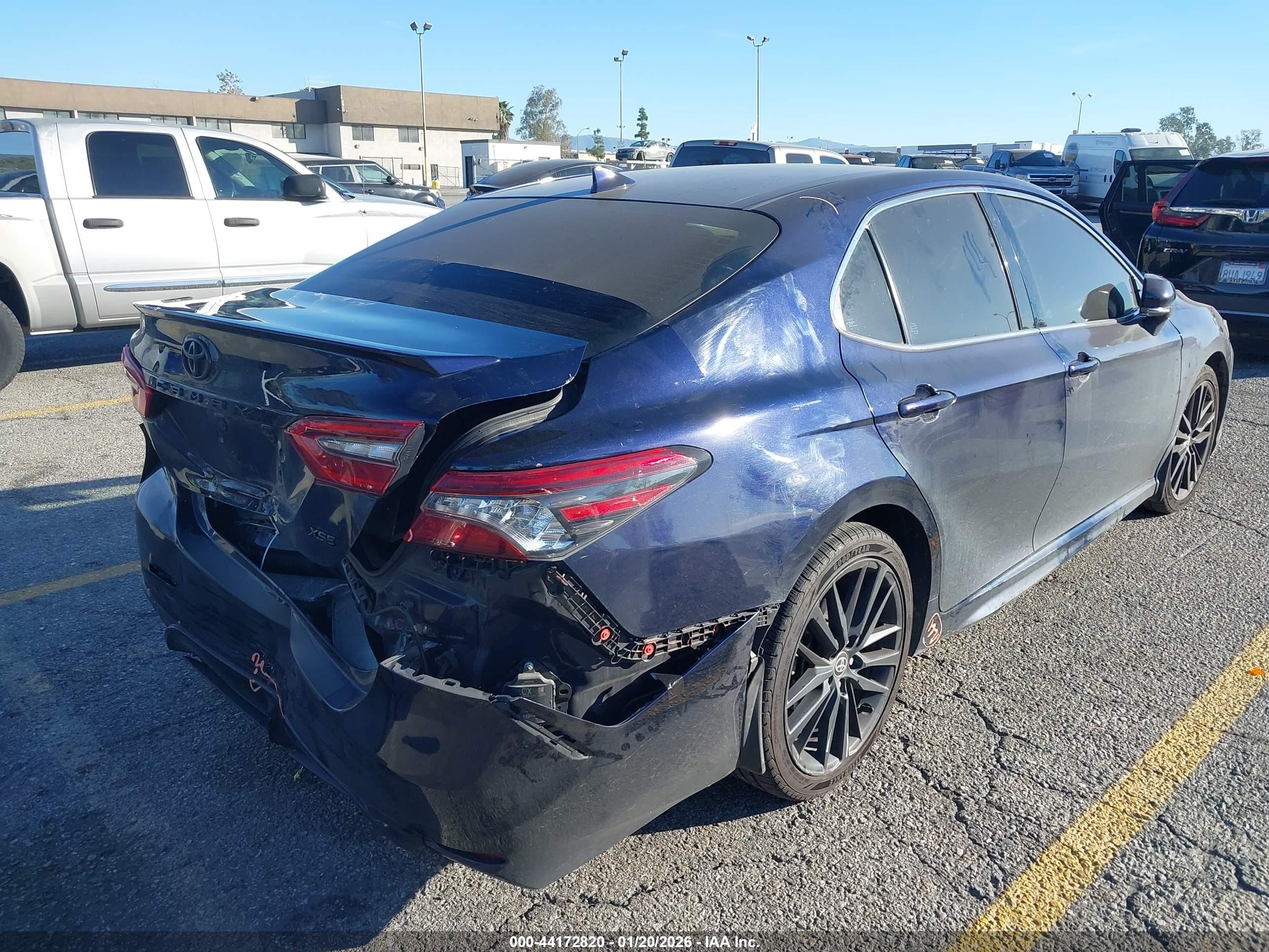 TOYOTA CAMRY image 4