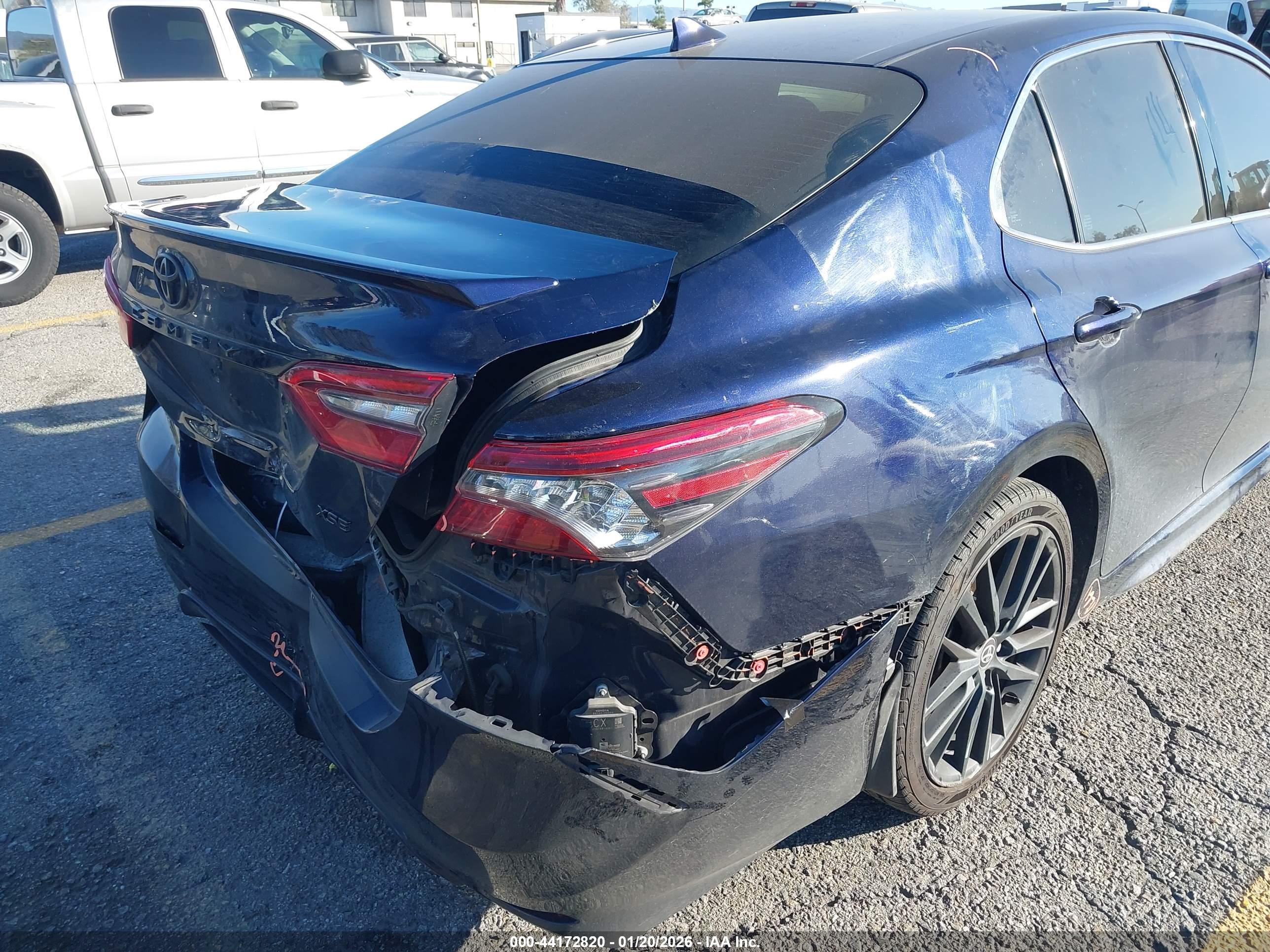 TOYOTA CAMRY image 6