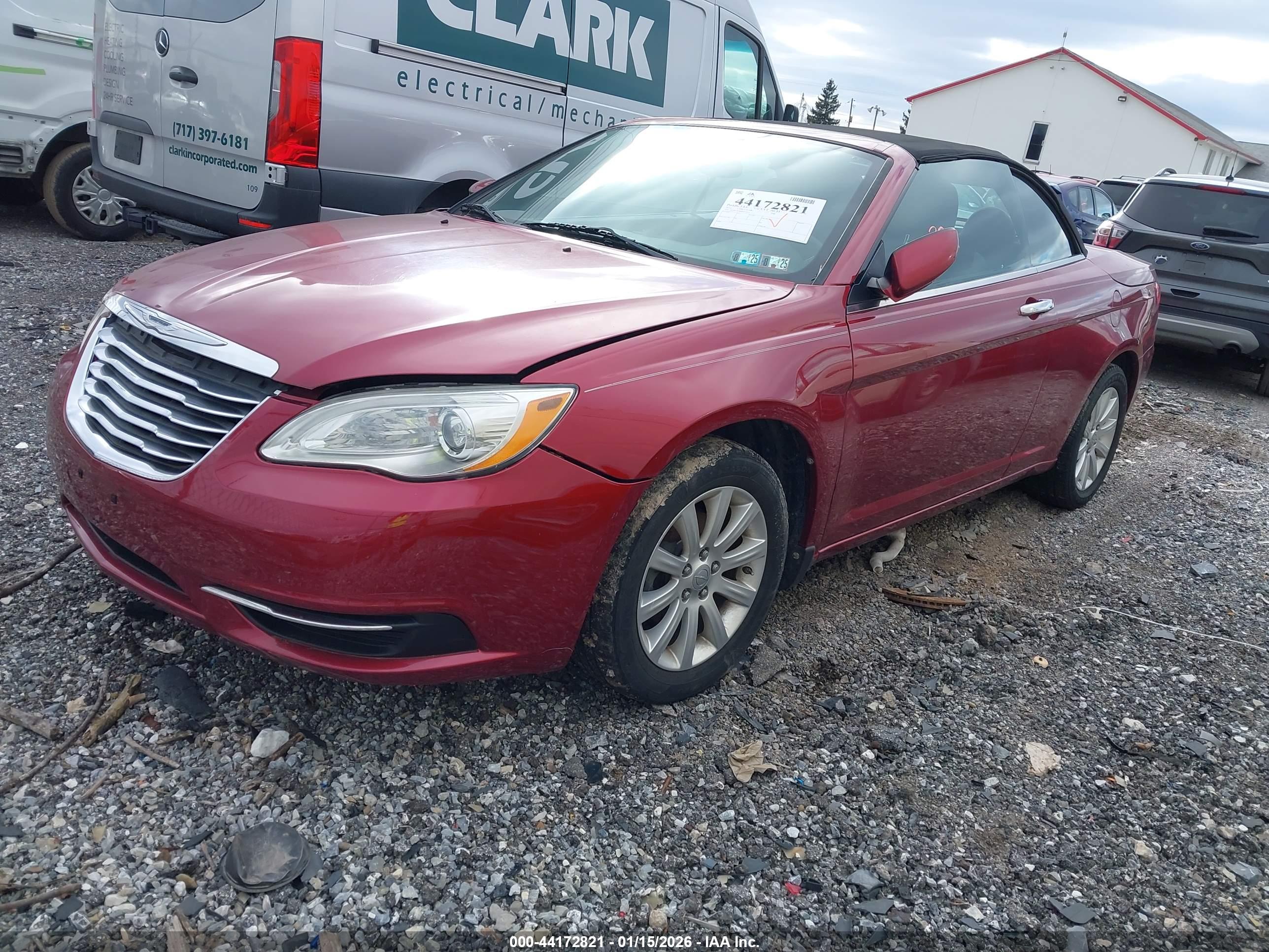 CHRYSLER 200 image 2