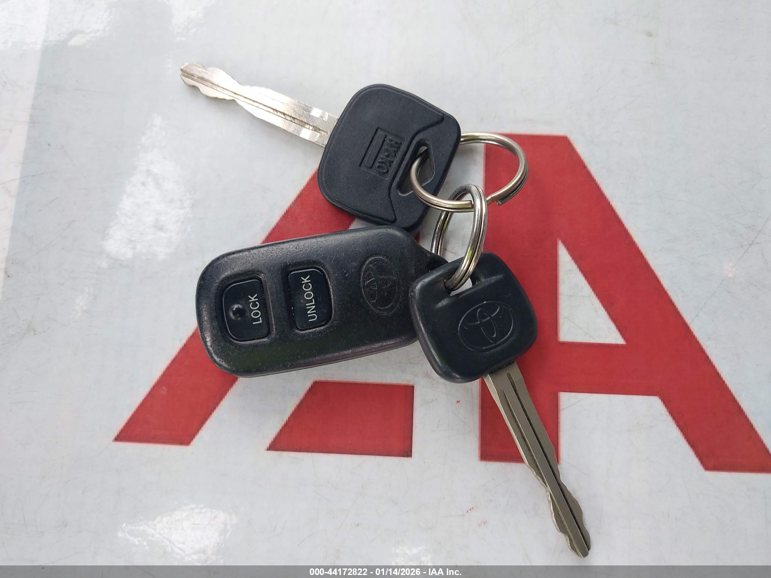 TOYOTA RAV4 image 11