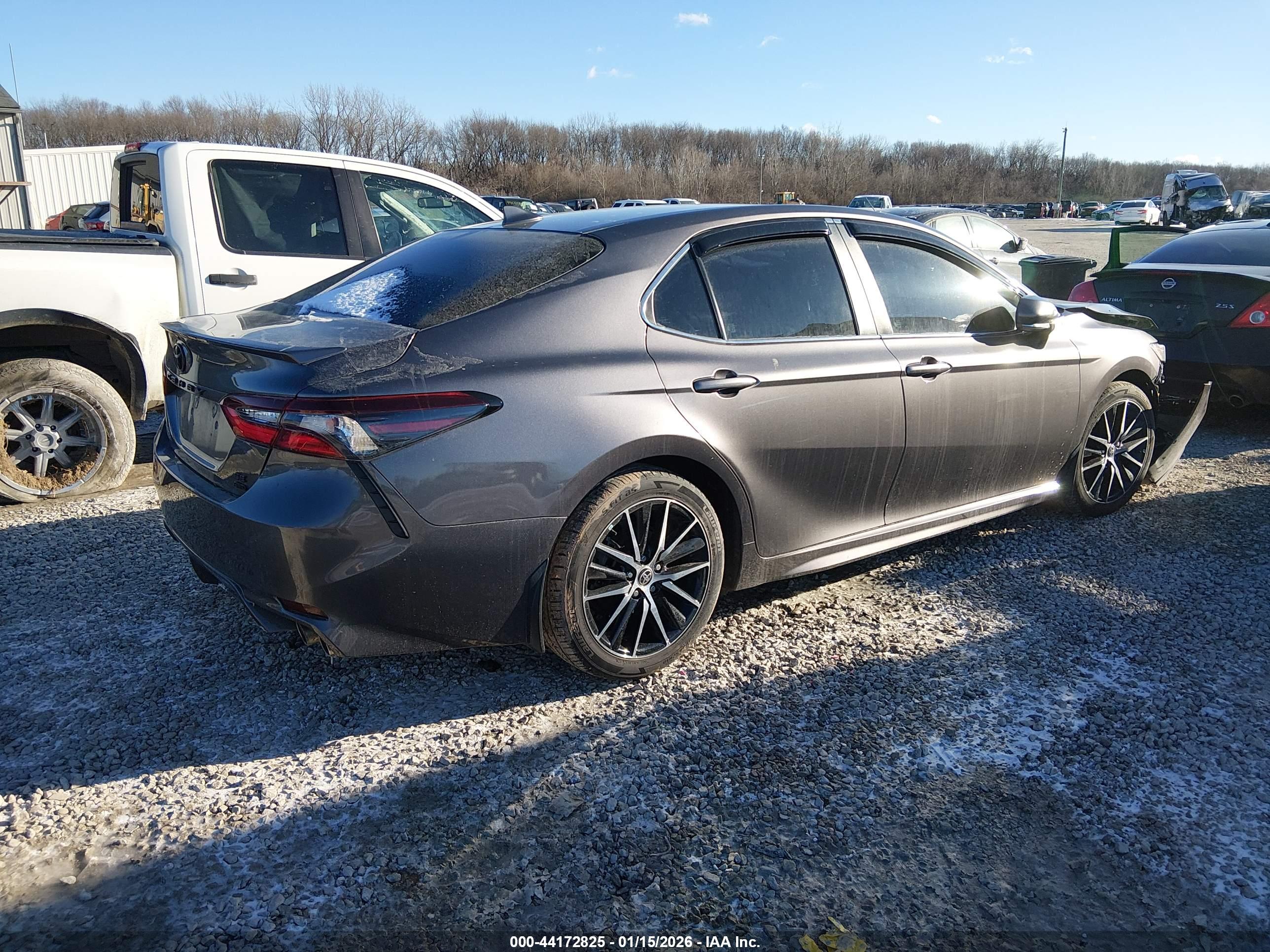 TOYOTA CAMRY image 4