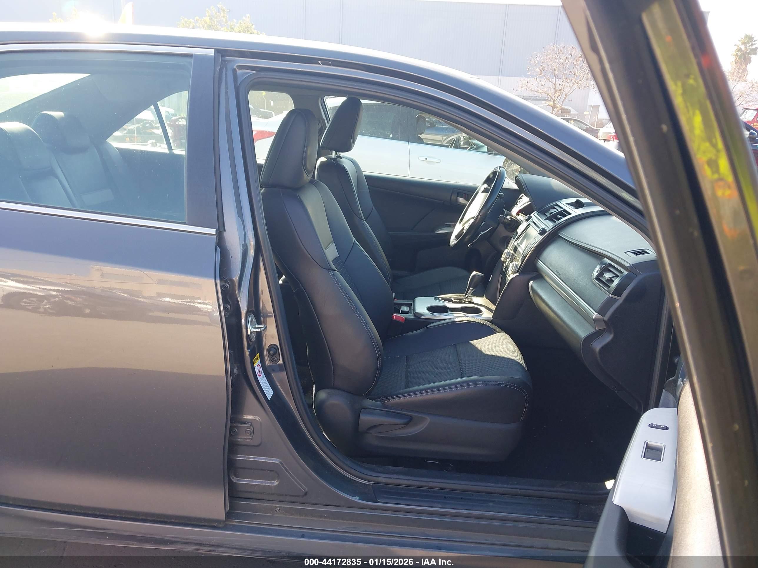 TOYOTA CAMRY image 5
