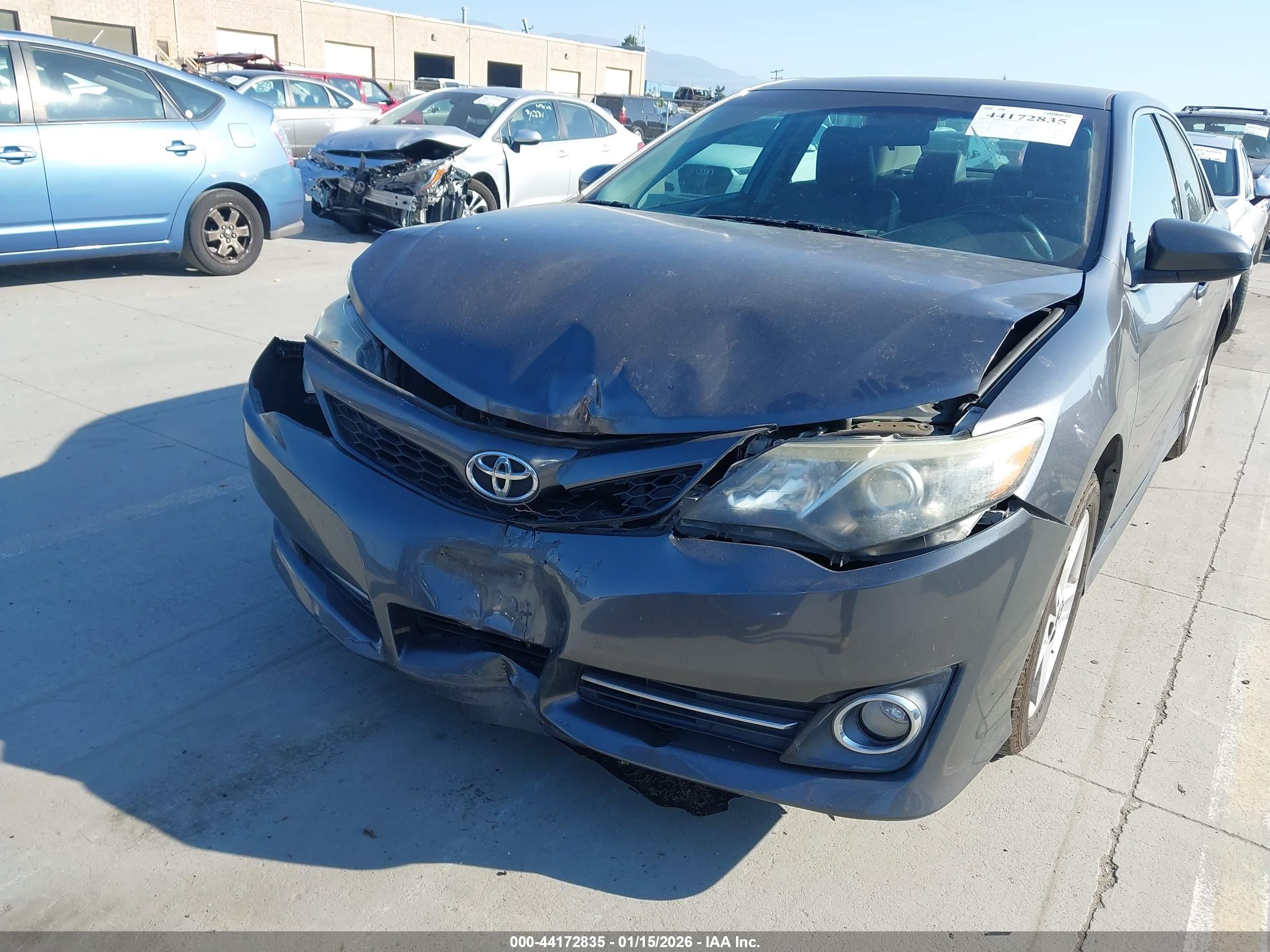 TOYOTA CAMRY image 6