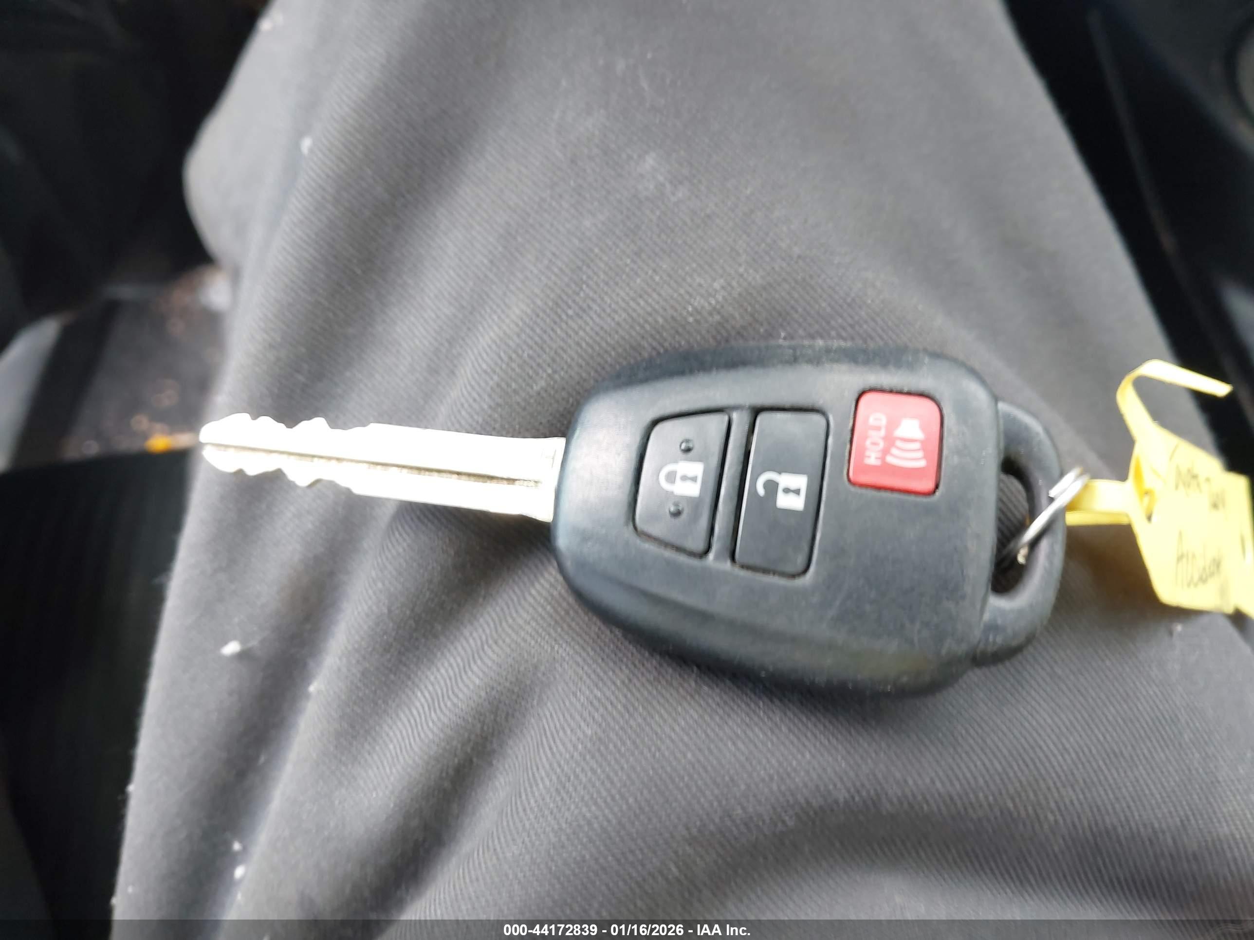 TOYOTA RAV4 image 11