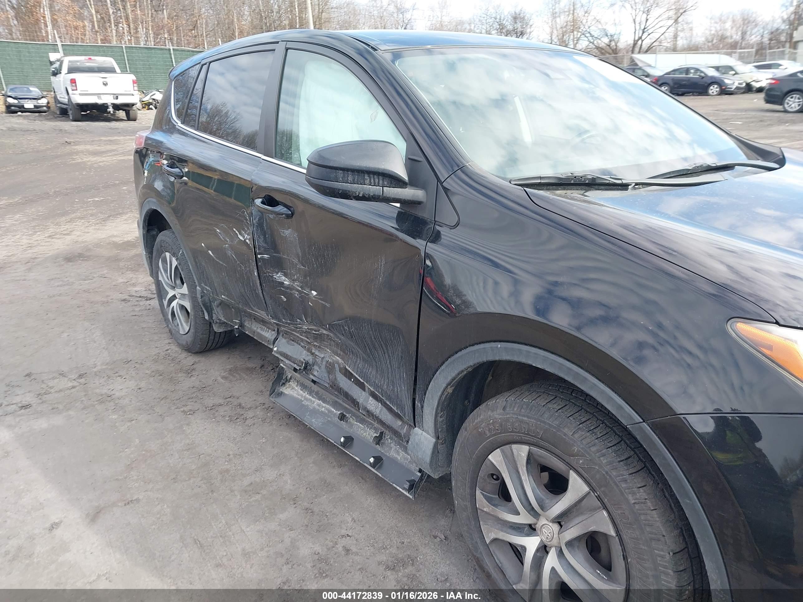 TOYOTA RAV4 image 6