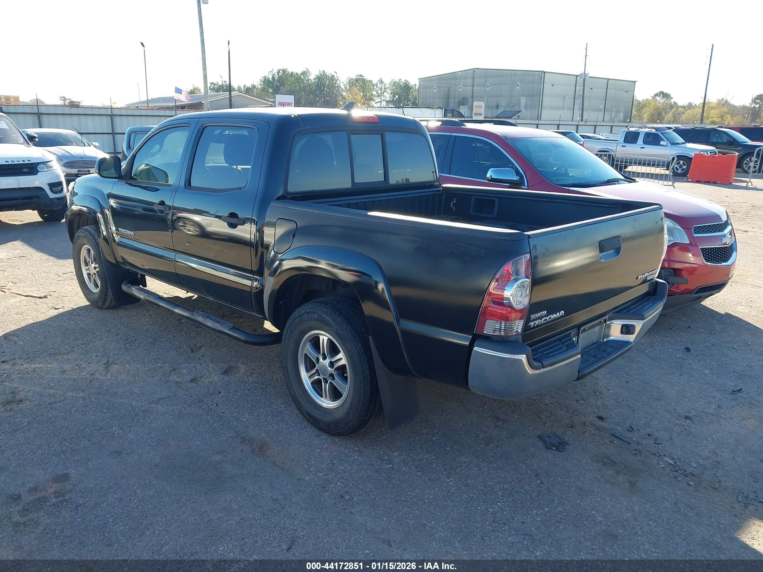 TOYOTA TACOMA image 3