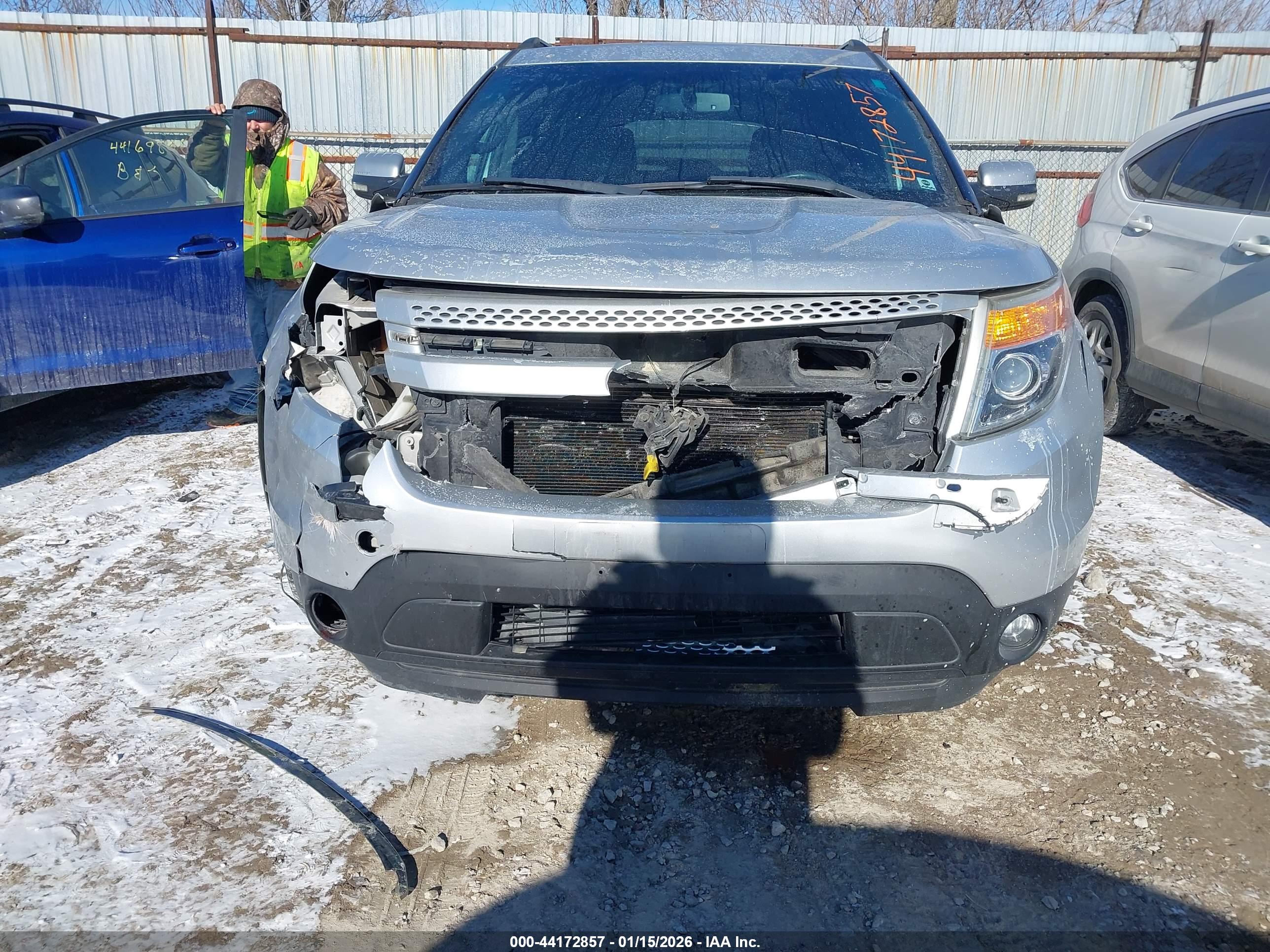 FORD EXPLORER image 6