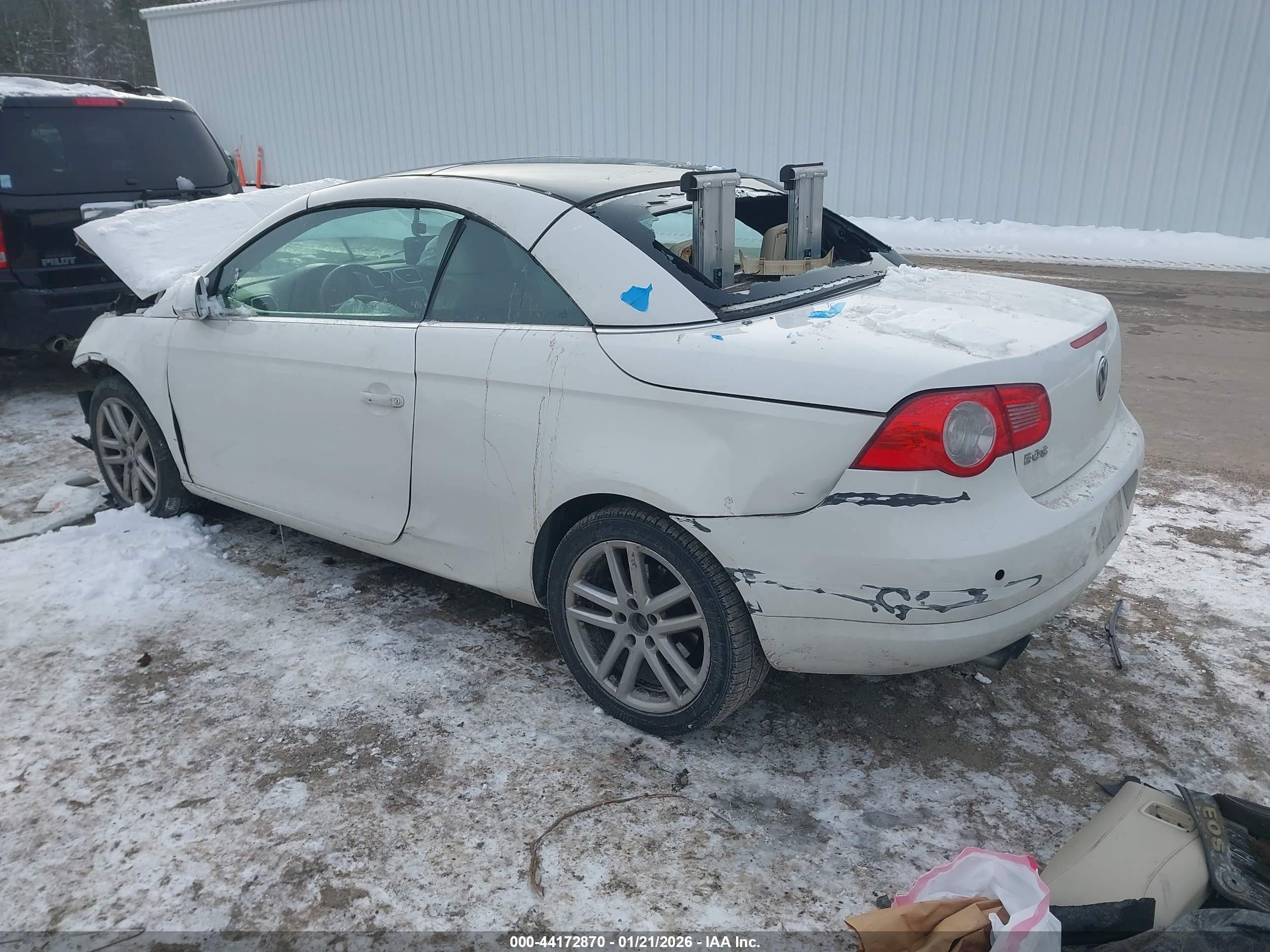 VOLKSWAGEN EOS image 3